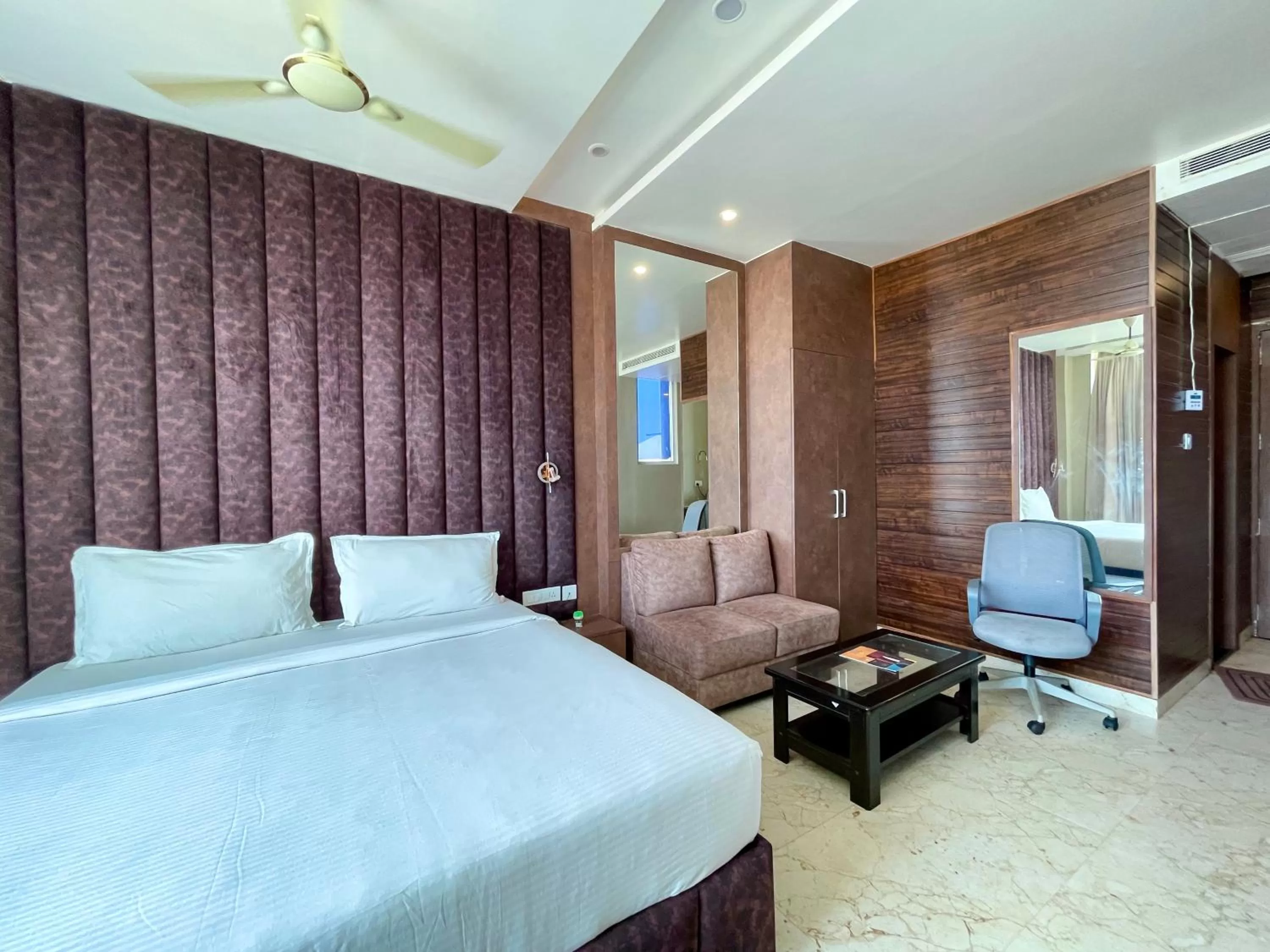 Bed in Hotel TBS sea view ! Puri