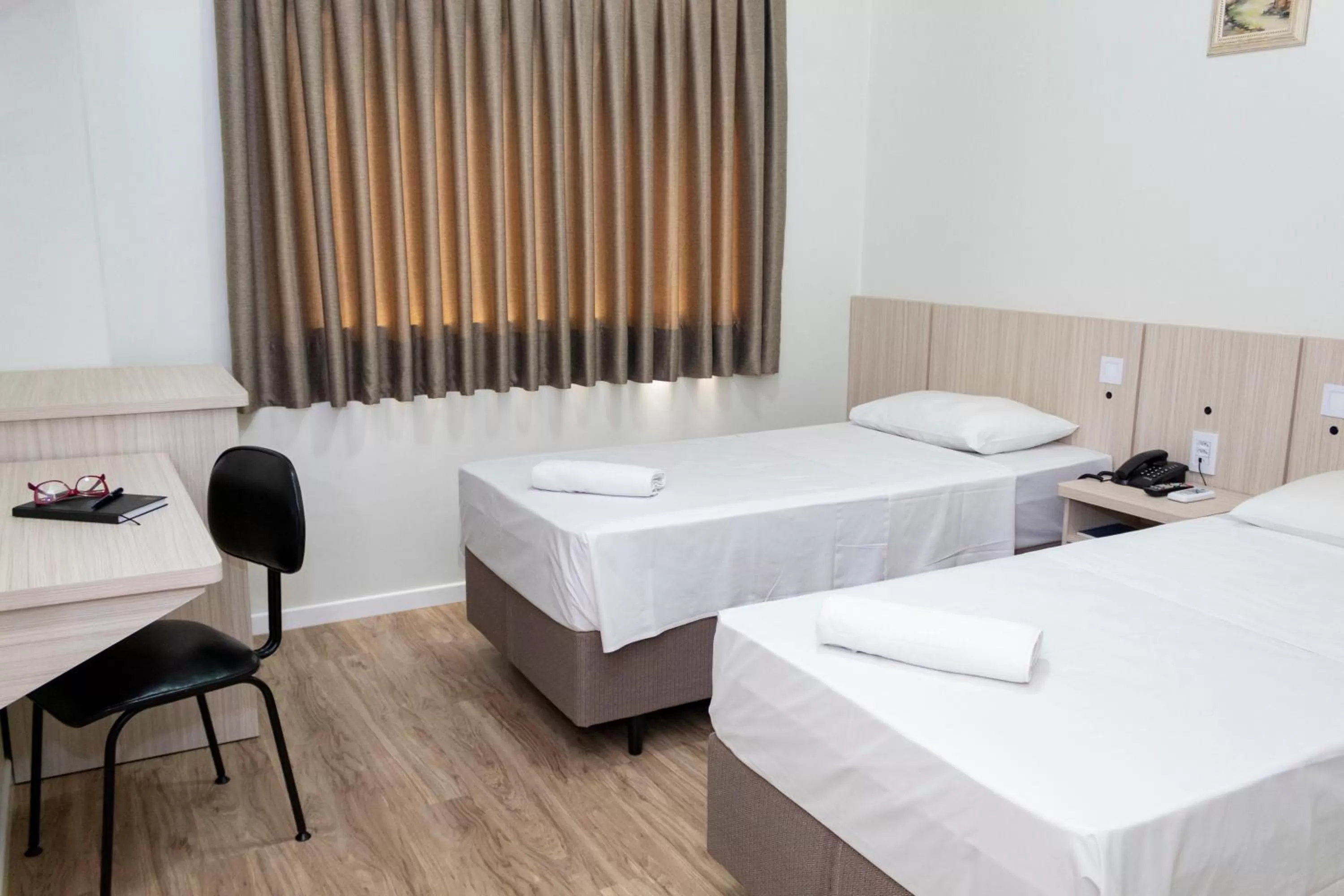 Bedroom, Bed in Hotel Vitoria - Itajaí