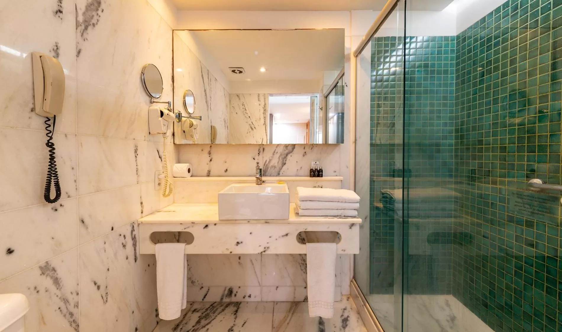 Shower in Pestana Rio Atlantica