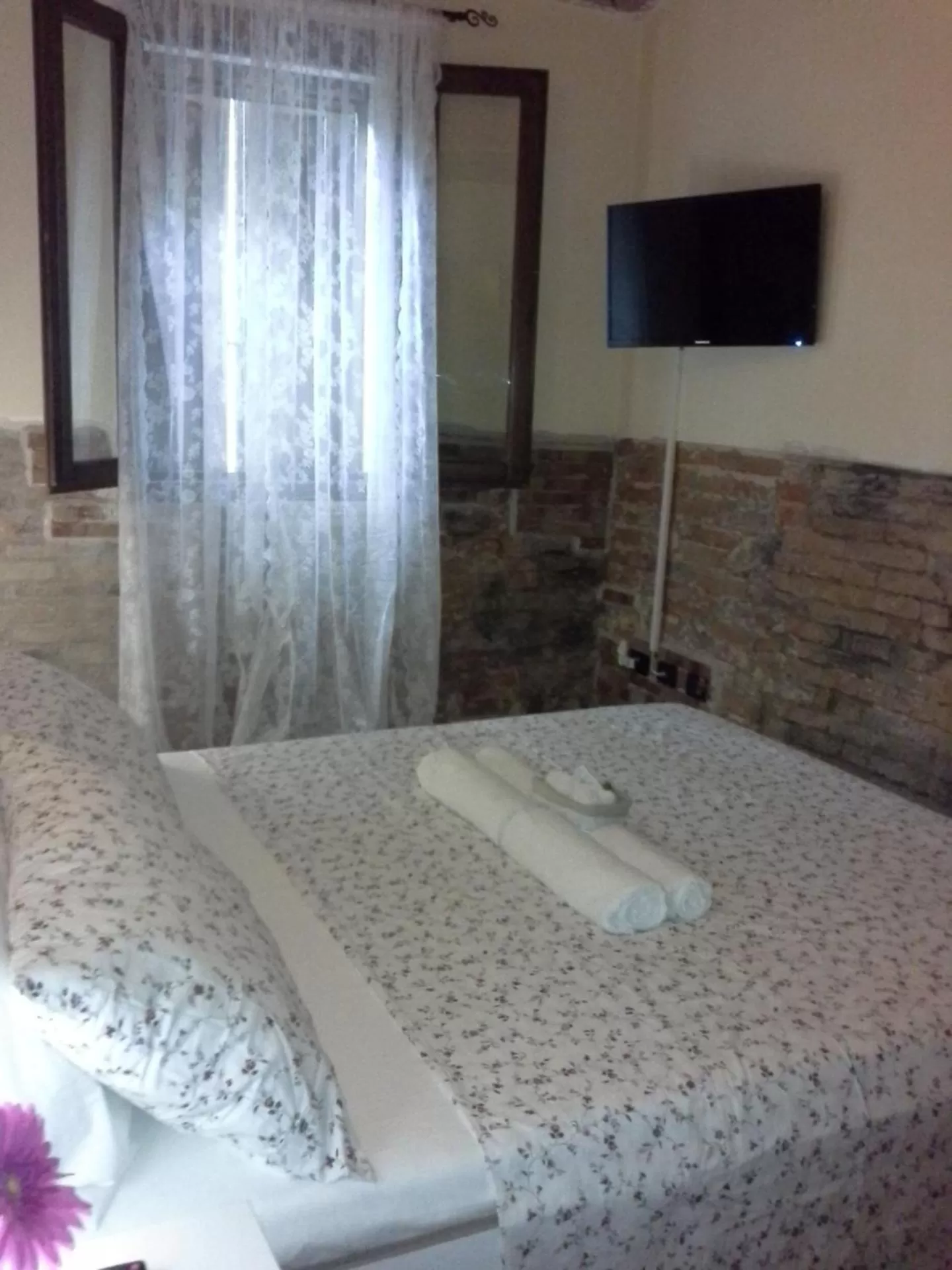 Photo of the whole room, Bed in B&B Happiness in the Country