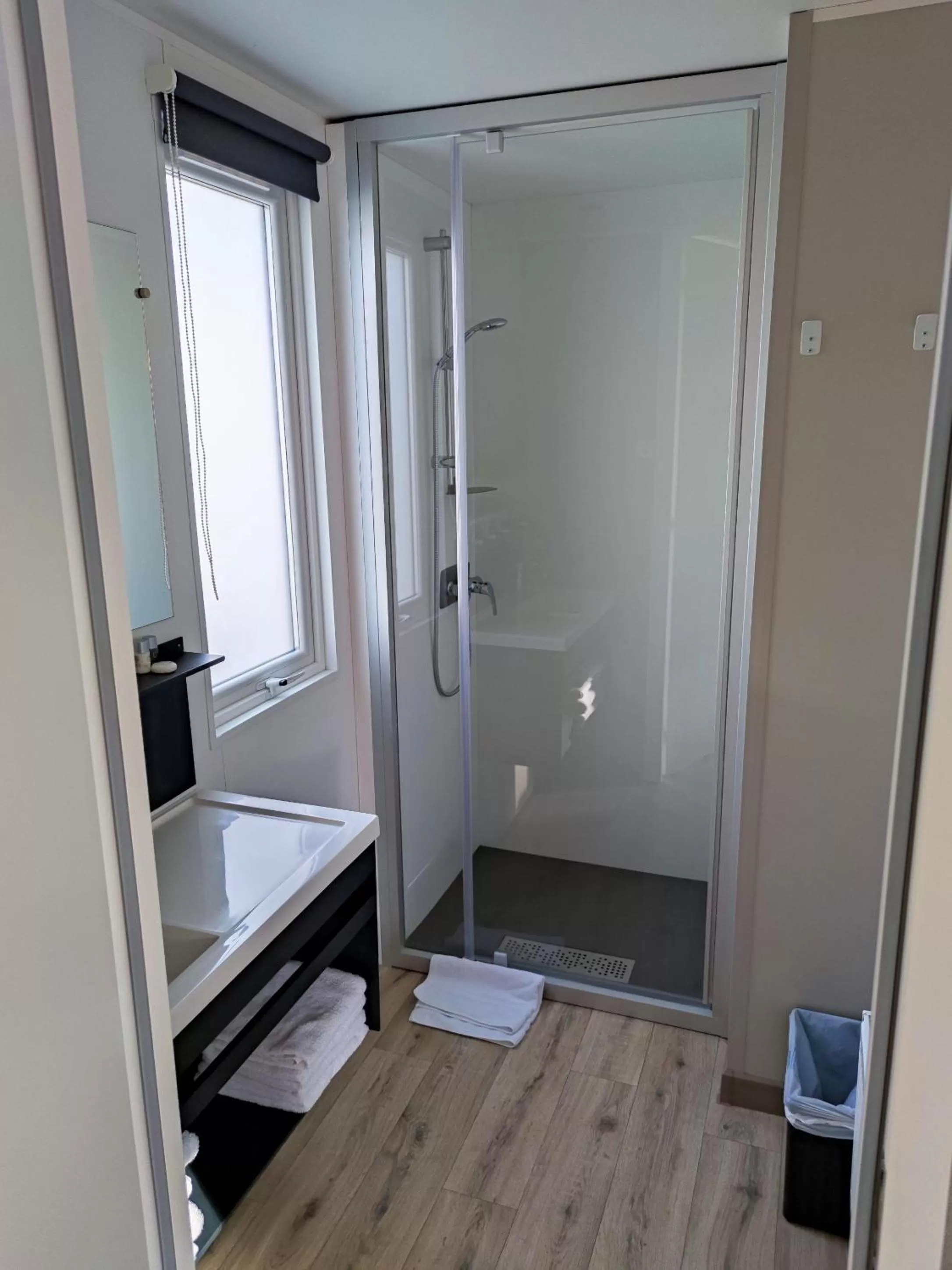 Bathroom in Motel- Bungalow-& Chaletpark de Brenkberg