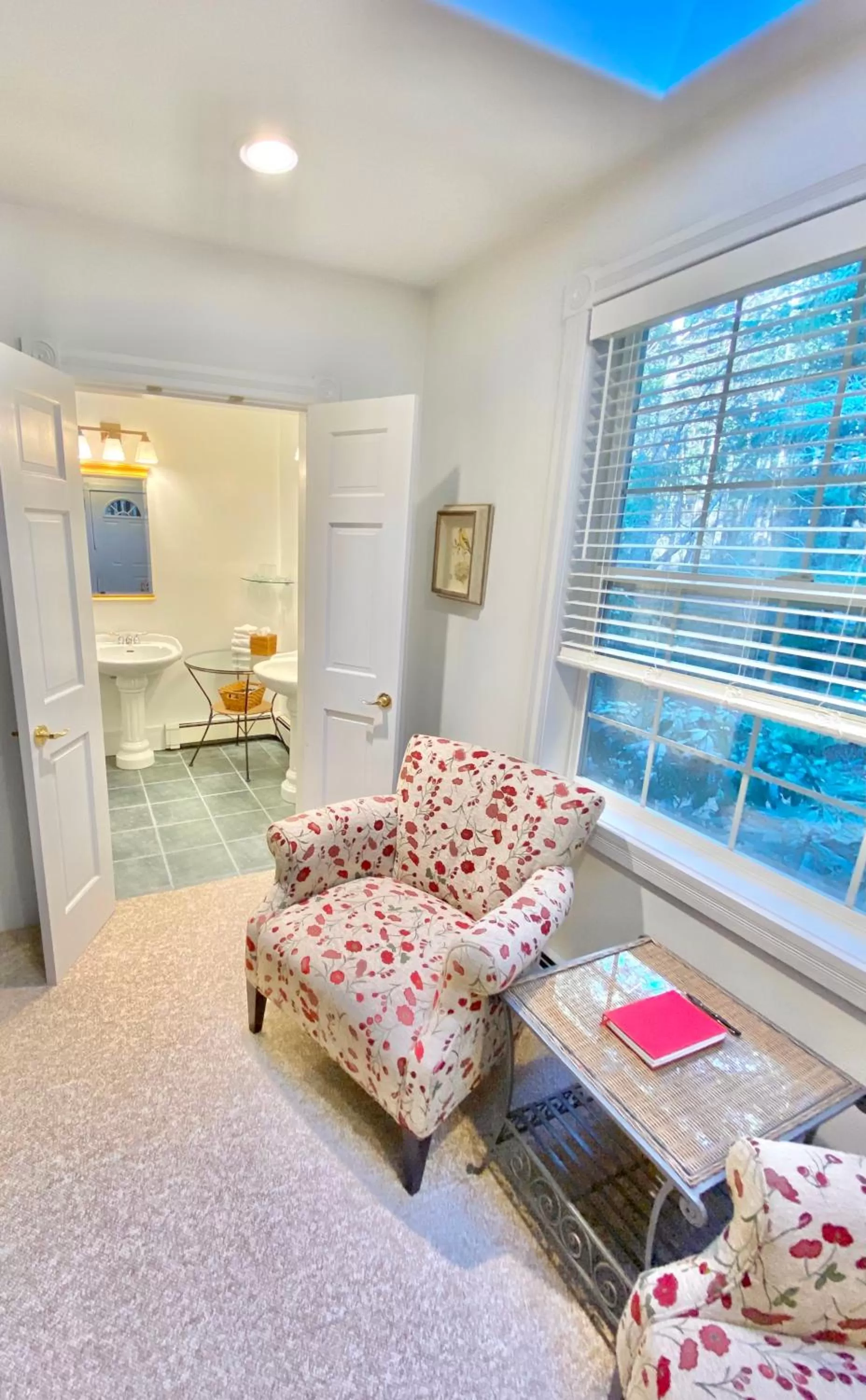 Seating area in Otter's Pond Bed and Breakfast
