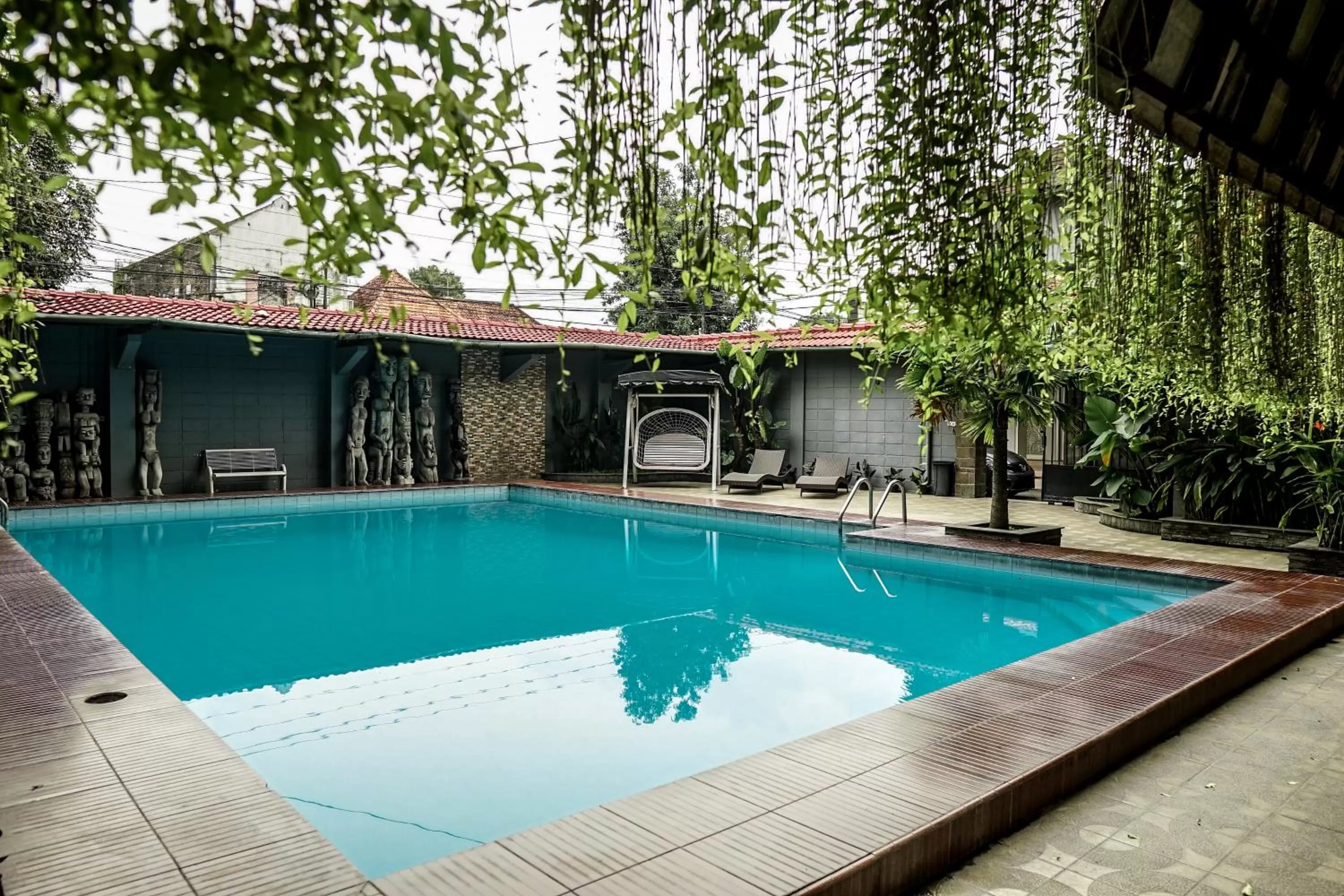 Swimming pool in Airlangga Hotel