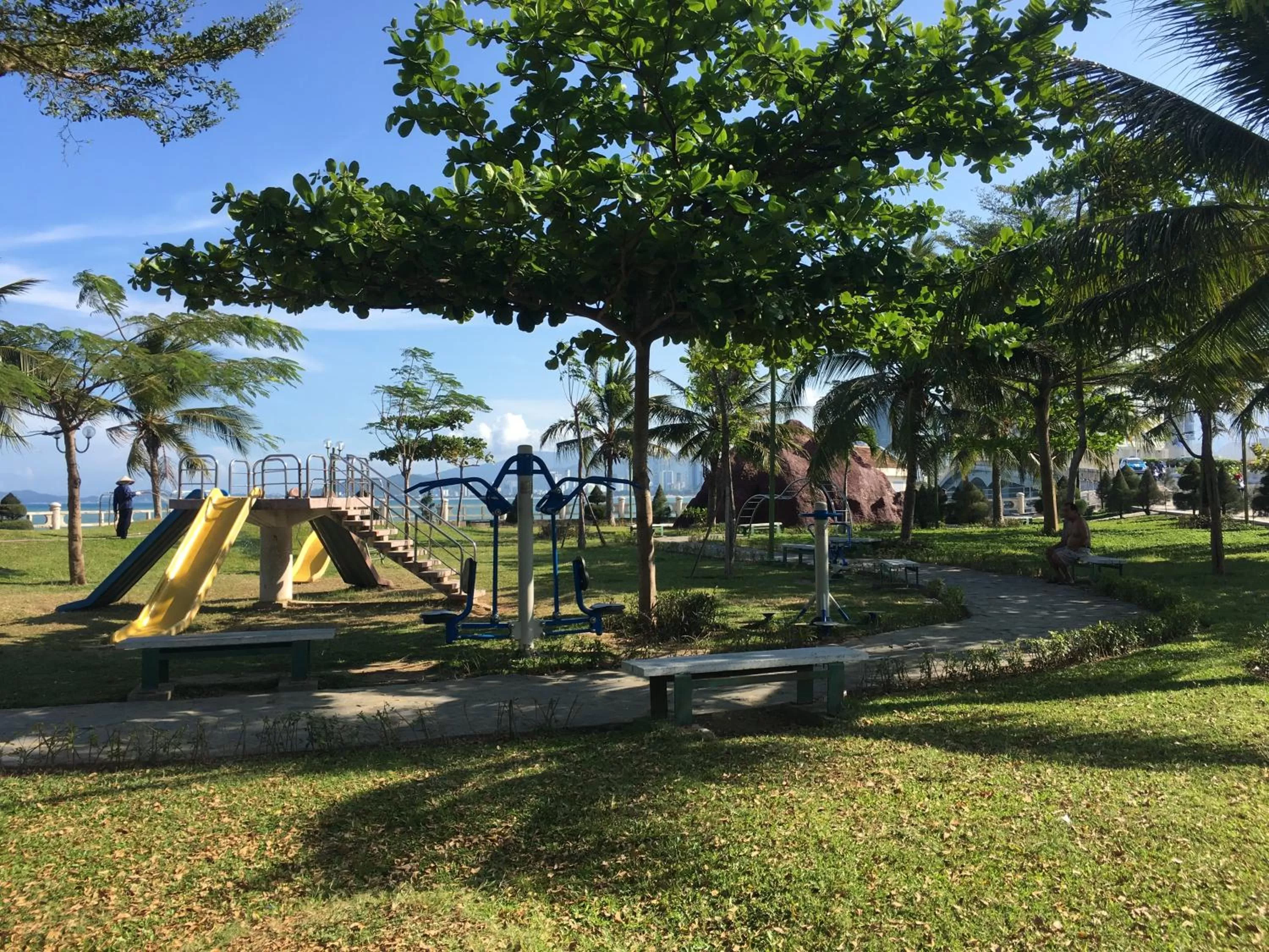 Moonlight Bay Hotel & Apartment