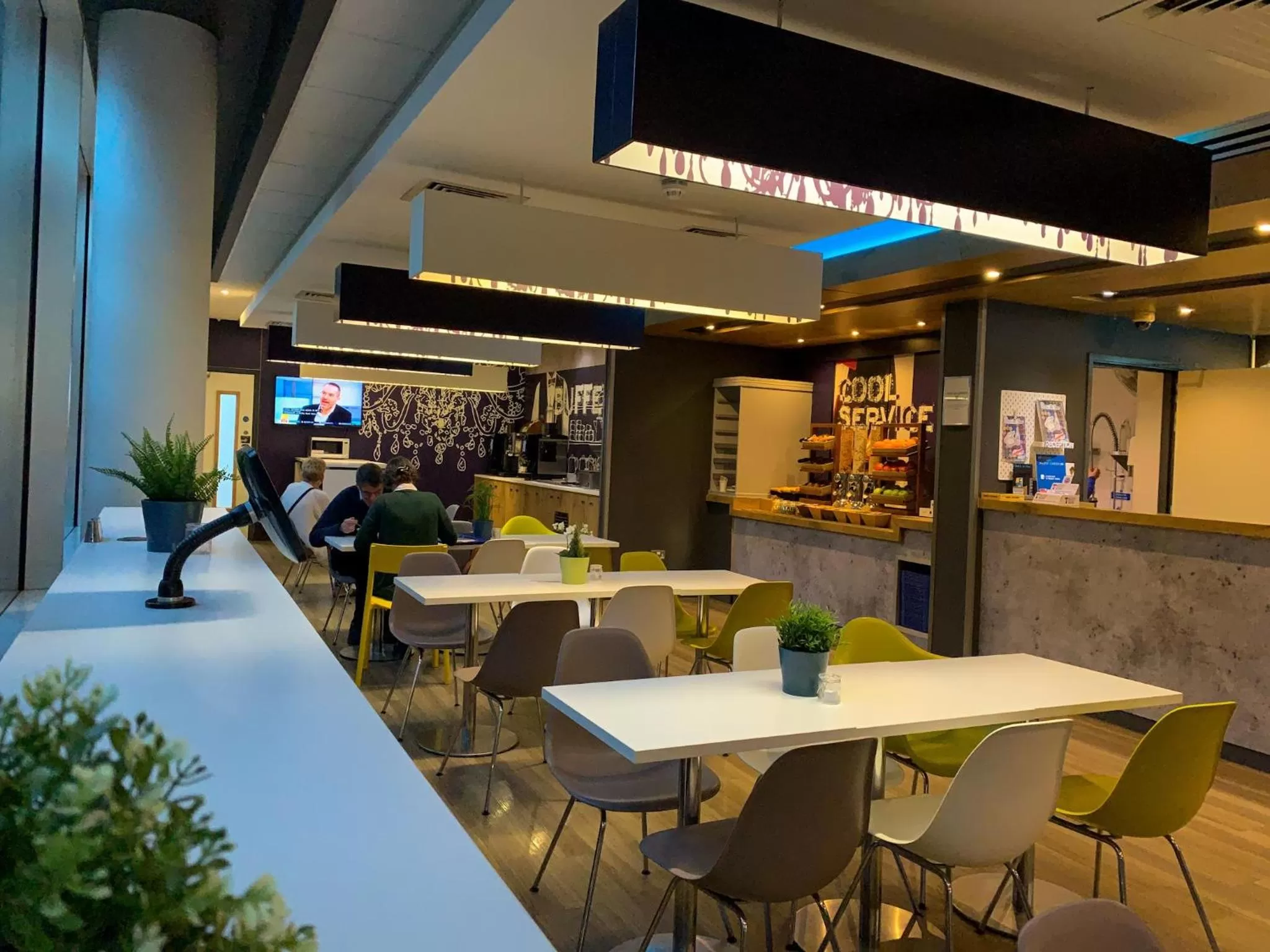 Restaurant/places to eat in ibis budget Belfast City Centre