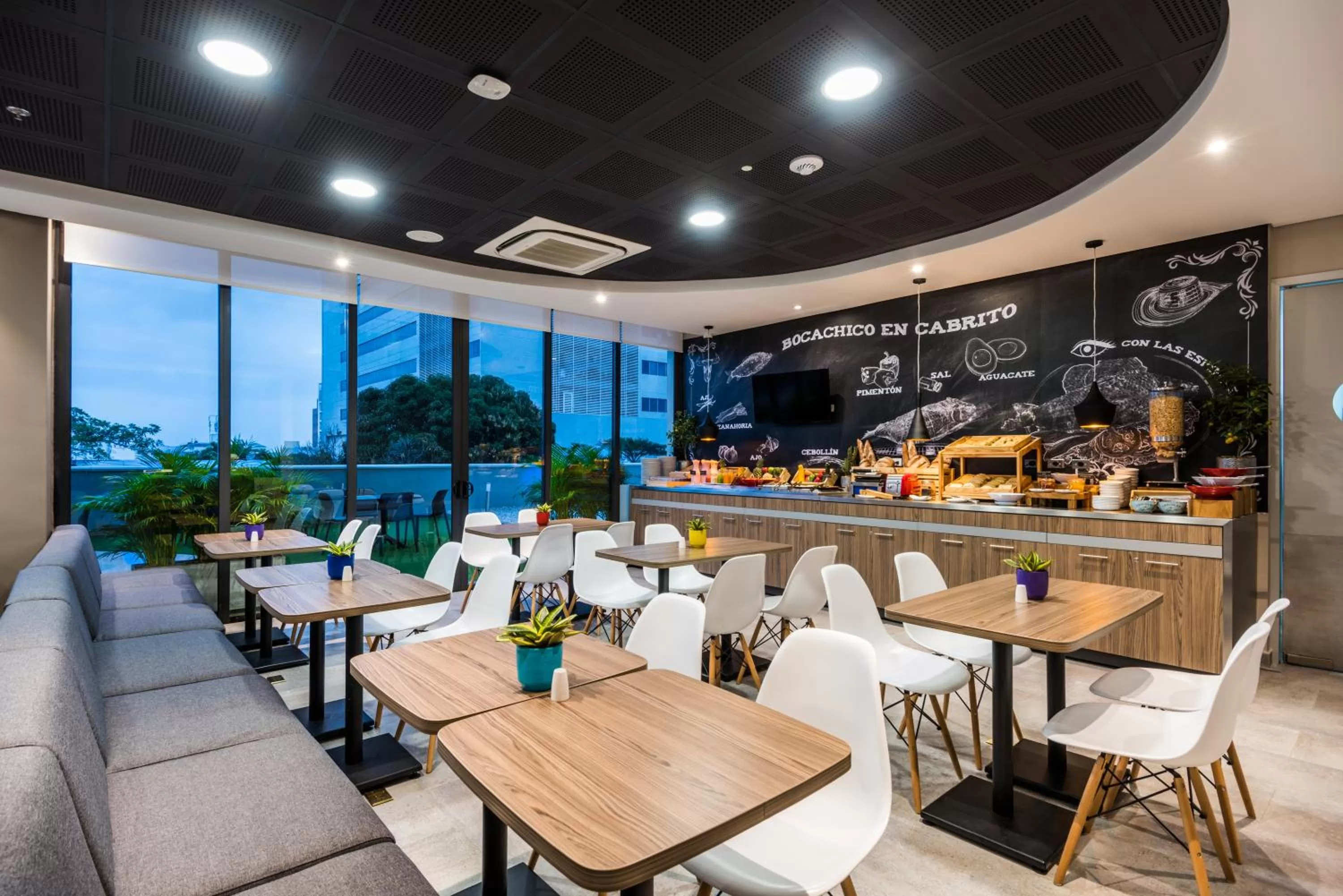 Restaurant/places to eat in ibis Barranquilla