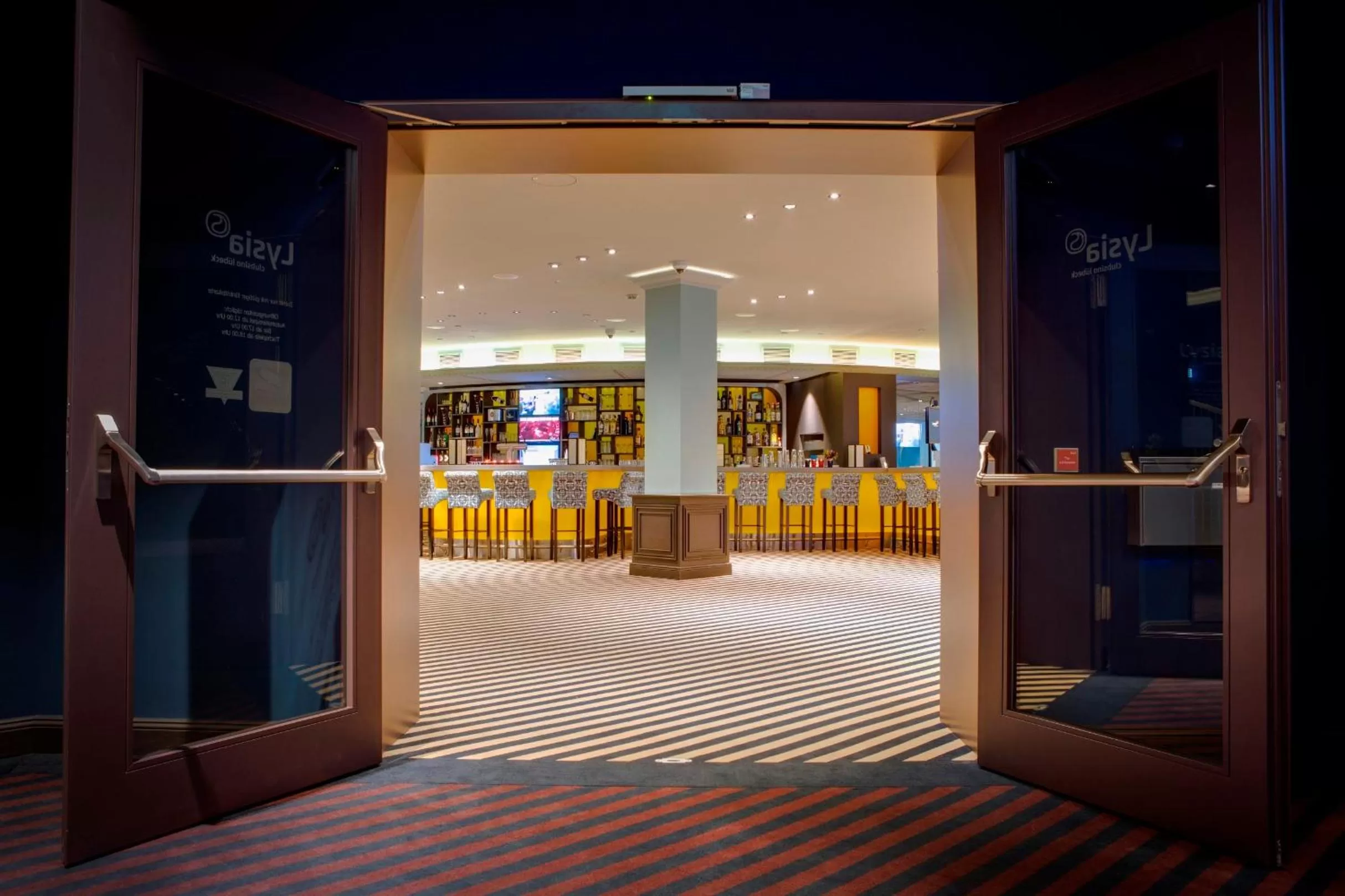 Facade/entrance in Park Inn by Radisson Lübeck