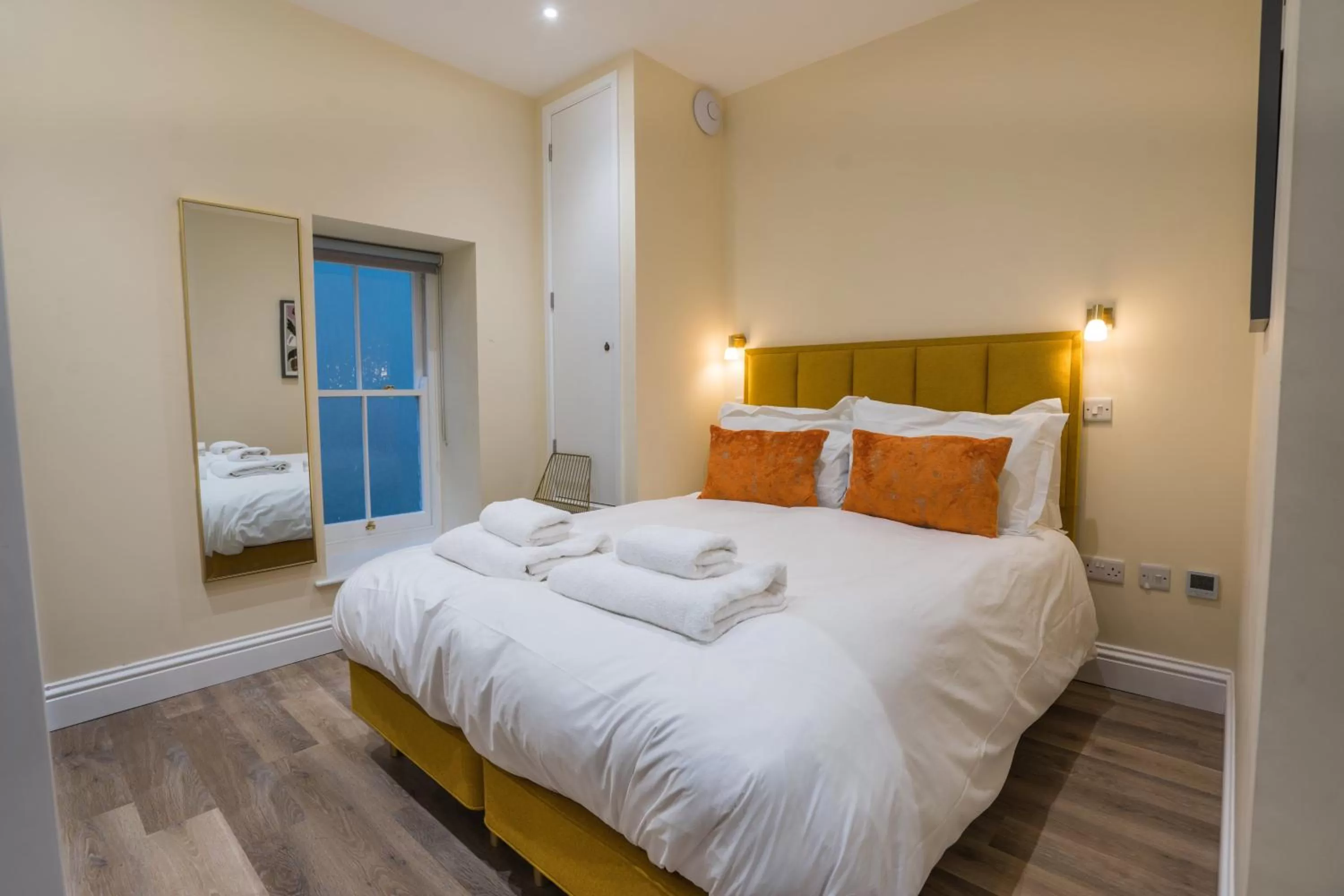 Bedroom, Bed in 1 Elliot Terrace