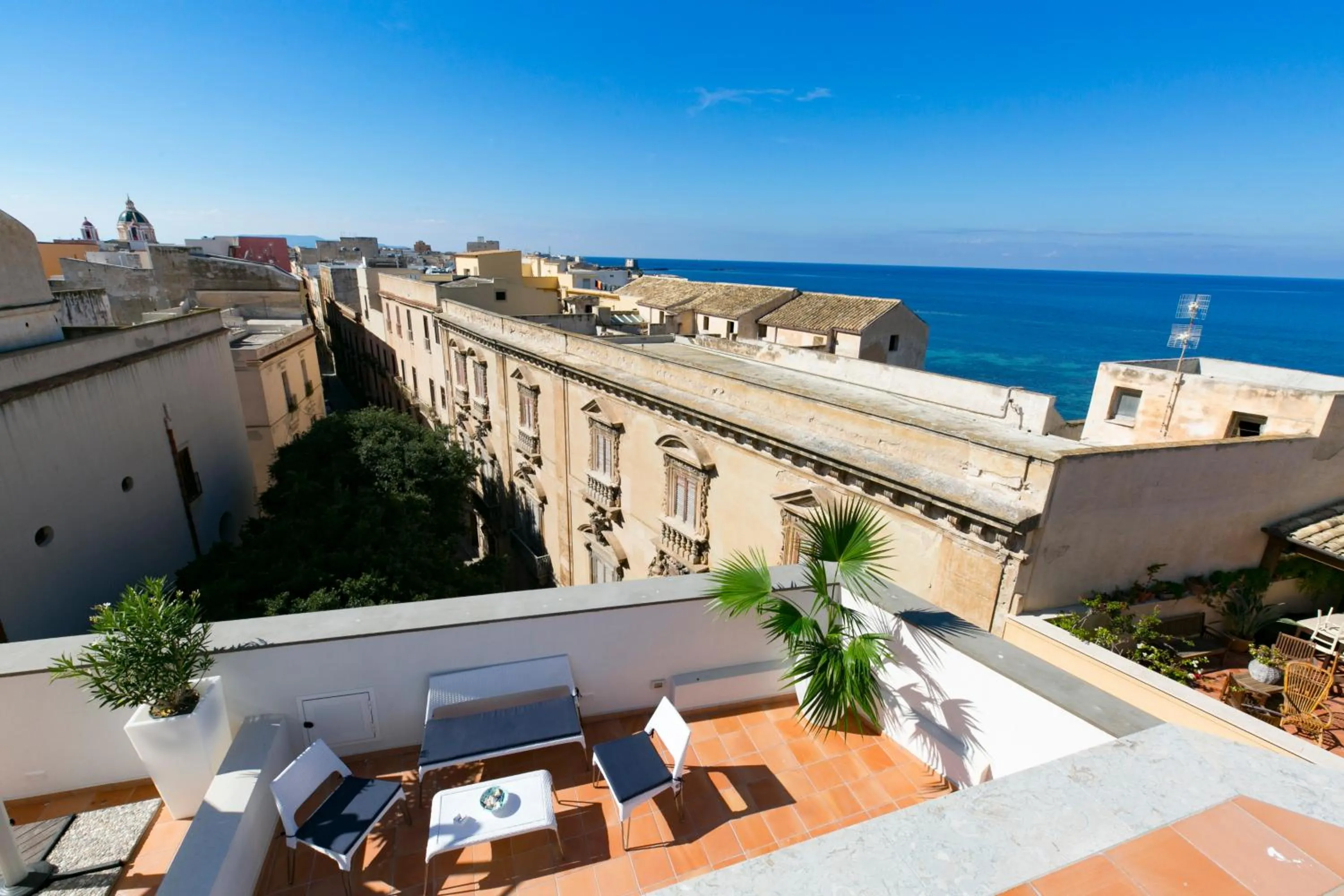 Balcony/Terrace in ZIBIBBO SUITES & ROOMS - Aparthotel in Centro Storico a Trapani