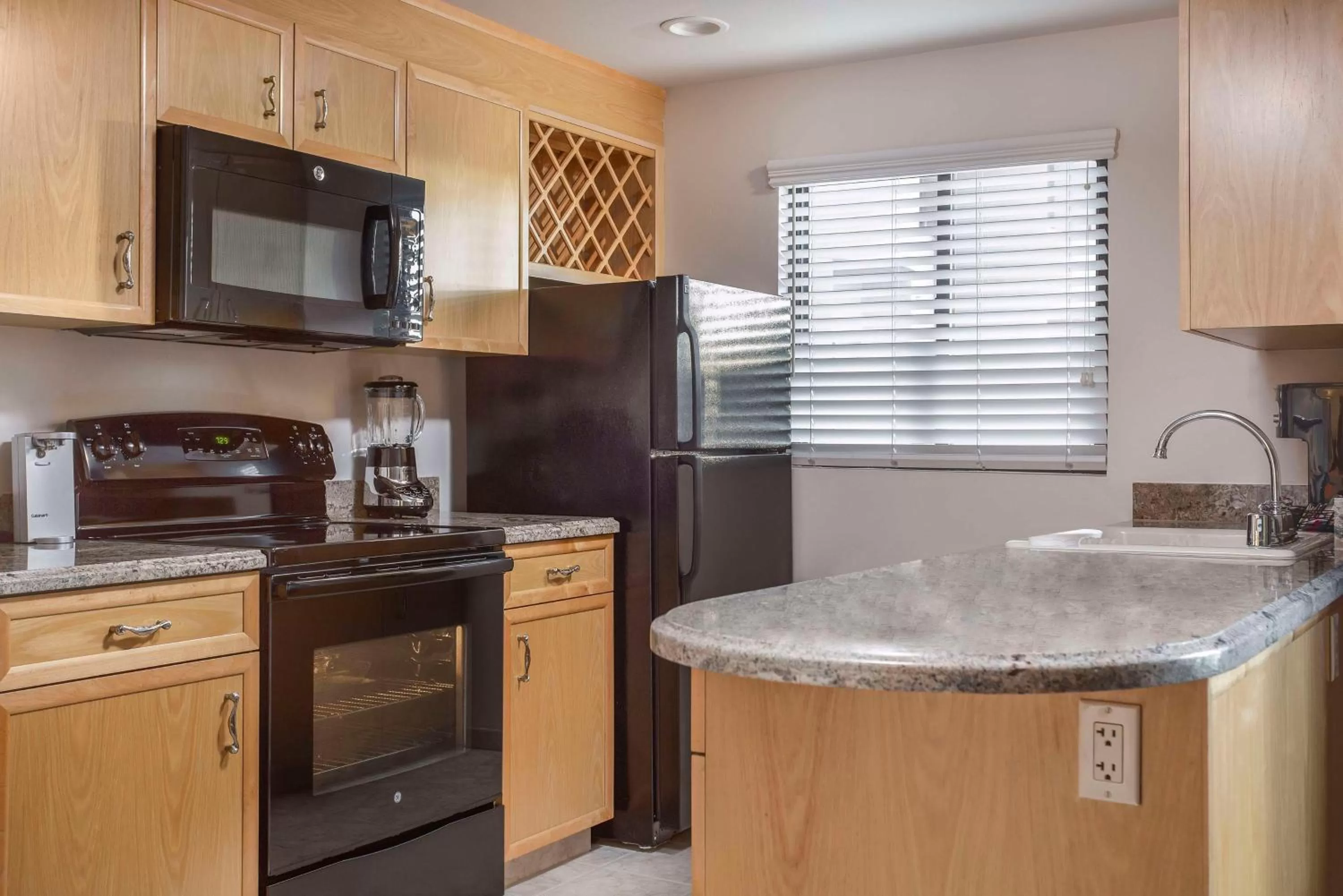 1 BEDROOM 1 KING DELUXE SUITE WITH SOFABED in Hilton Vacation Club Polo Towers Las Vegas