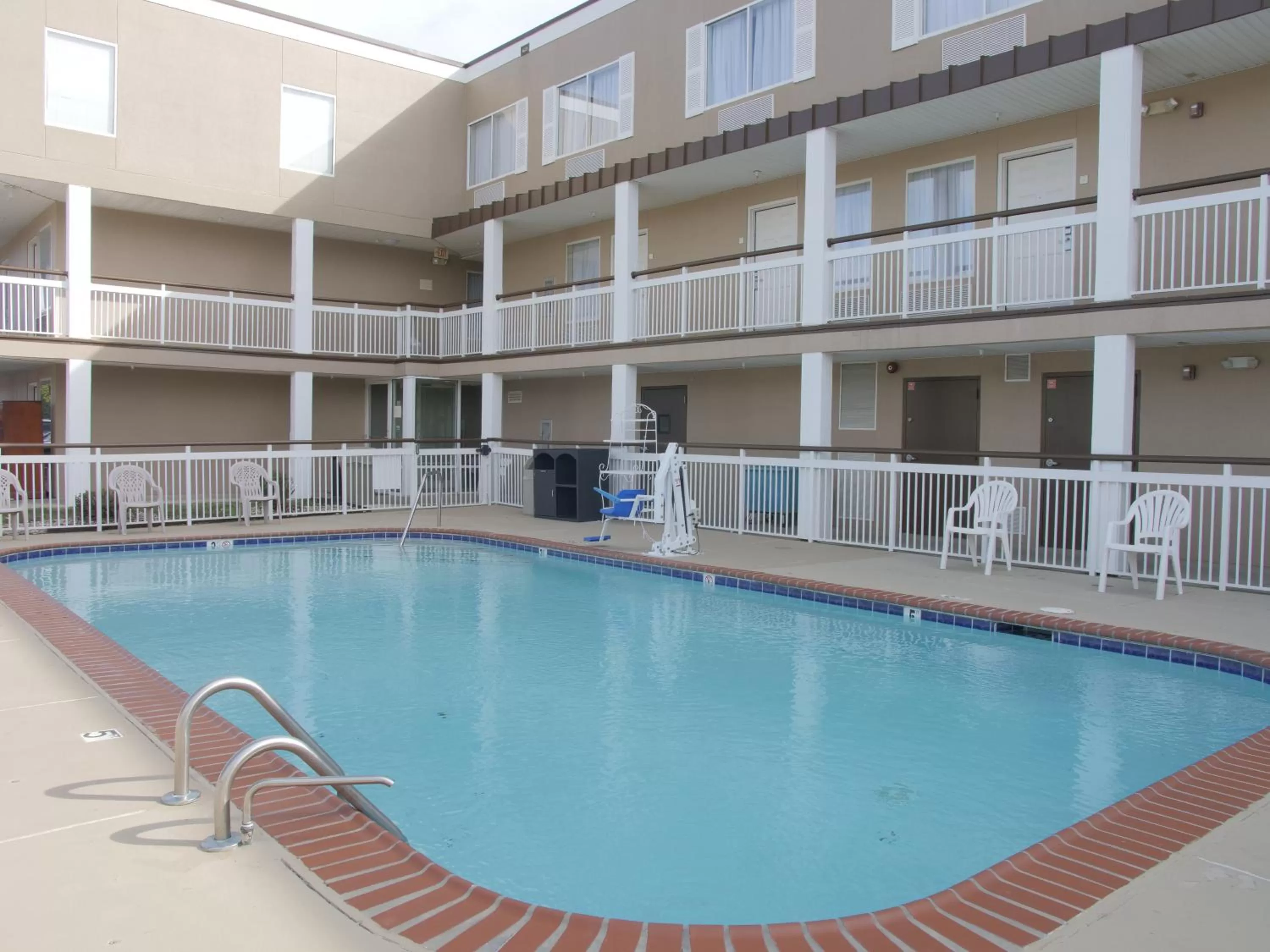 Swimming pool in Baymont by Wyndham Louisville East