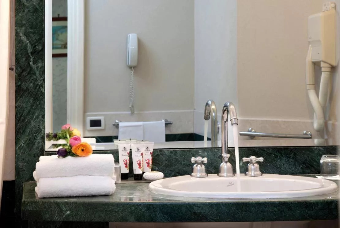 Bathroom in Grand Hotel Santa Lucia