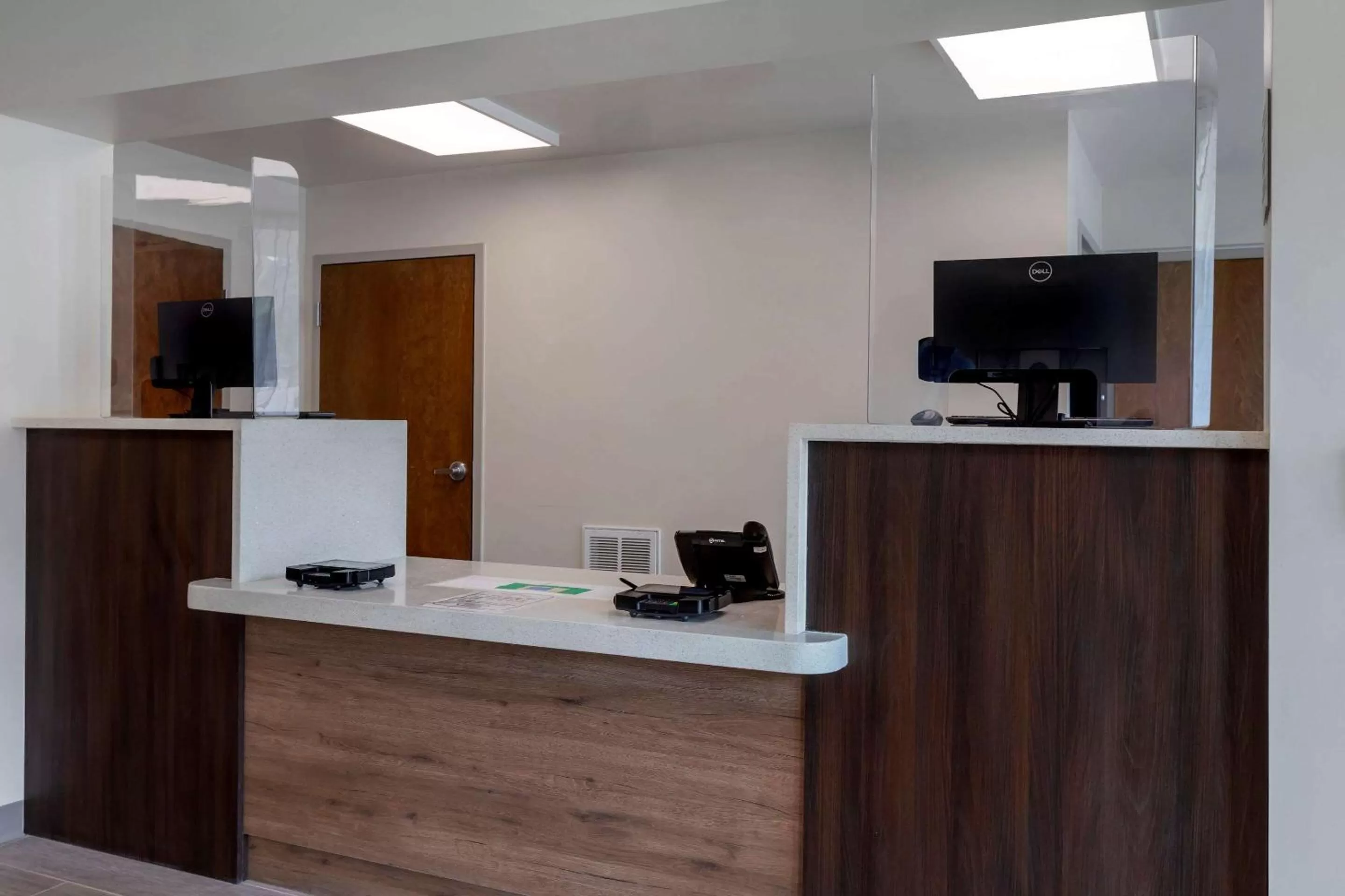 Lobby or reception in Quality Inn Saint Petersburg North-Tampa Bay