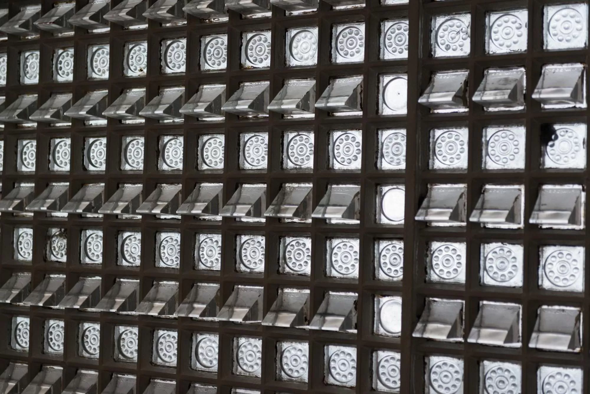 Decorative detail in Terlon Apartments