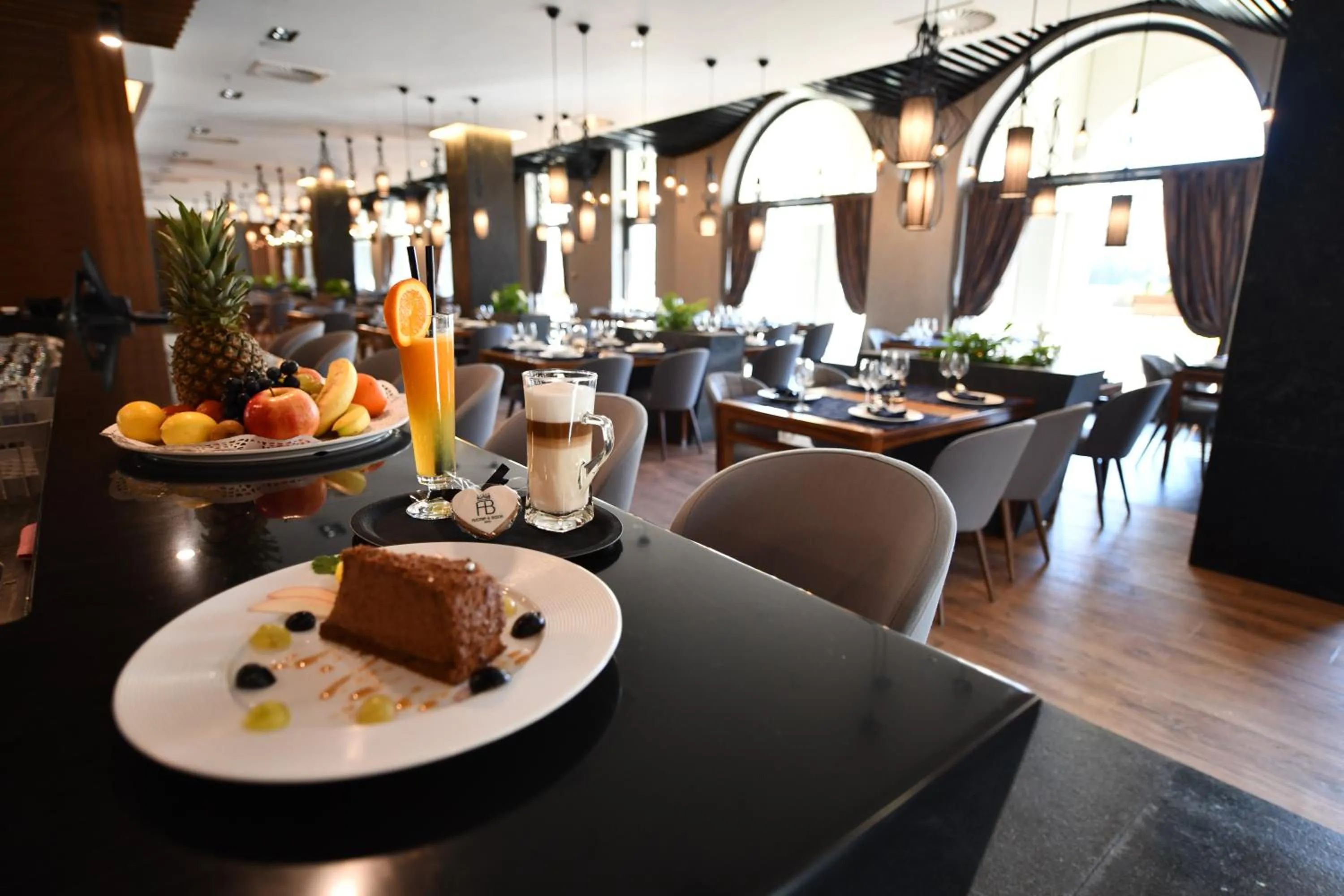 Restaurant/places to eat in Hotel Austria & Bosna