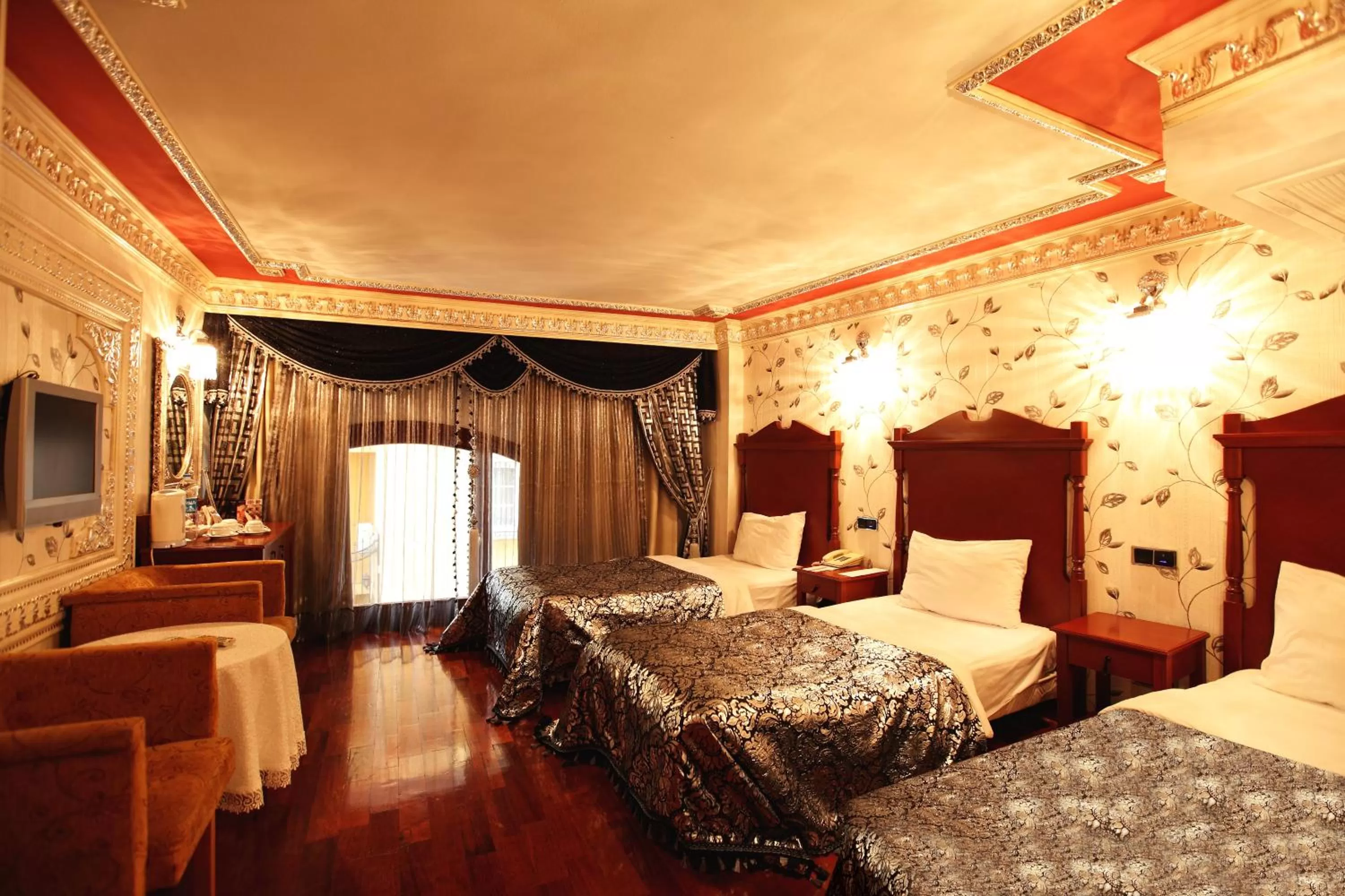 Photo of the whole room, Bed in Deluxe Golden Horn Sultanahmet Hotel