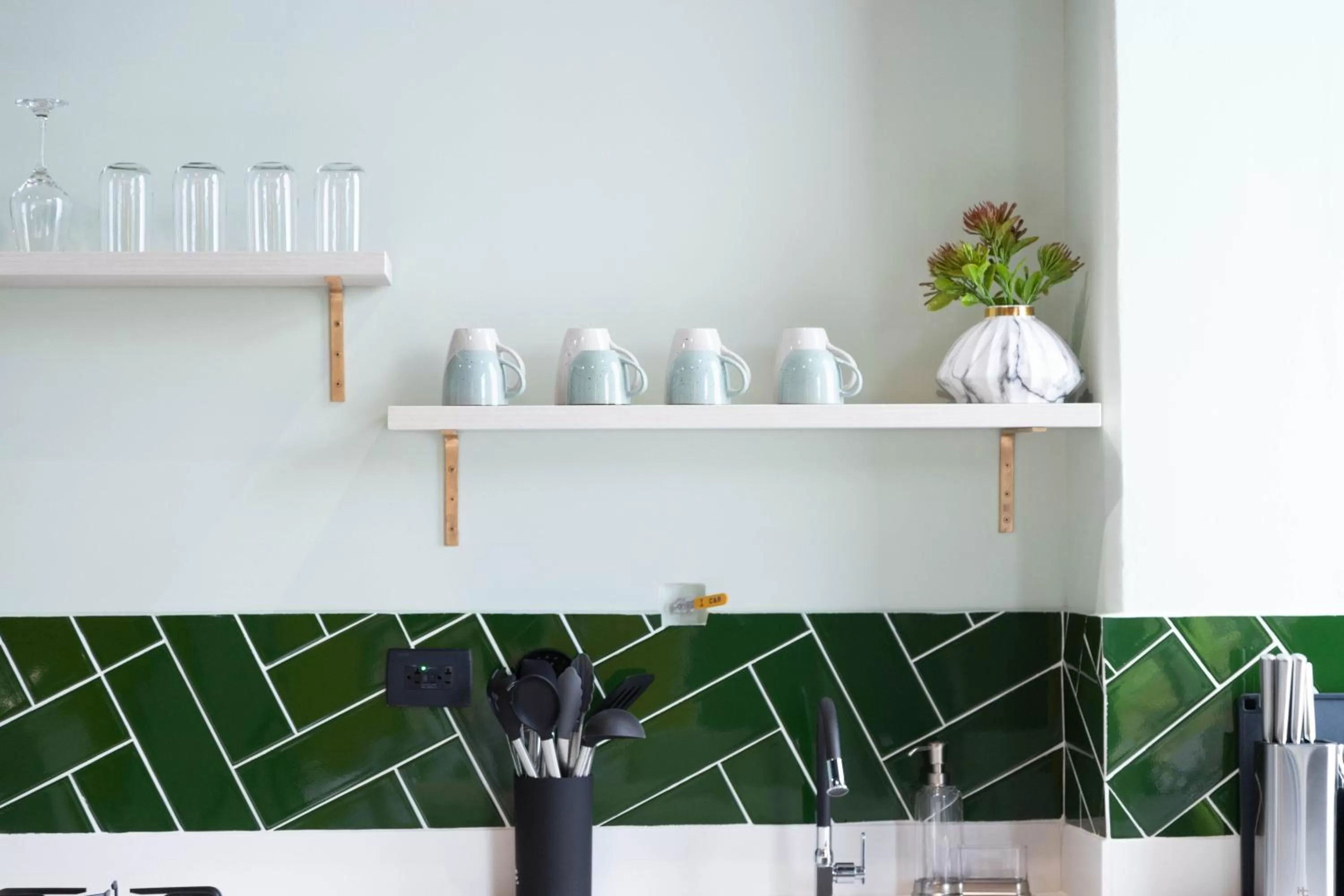 Kitchen or kitchenette in Royal Living Poblado