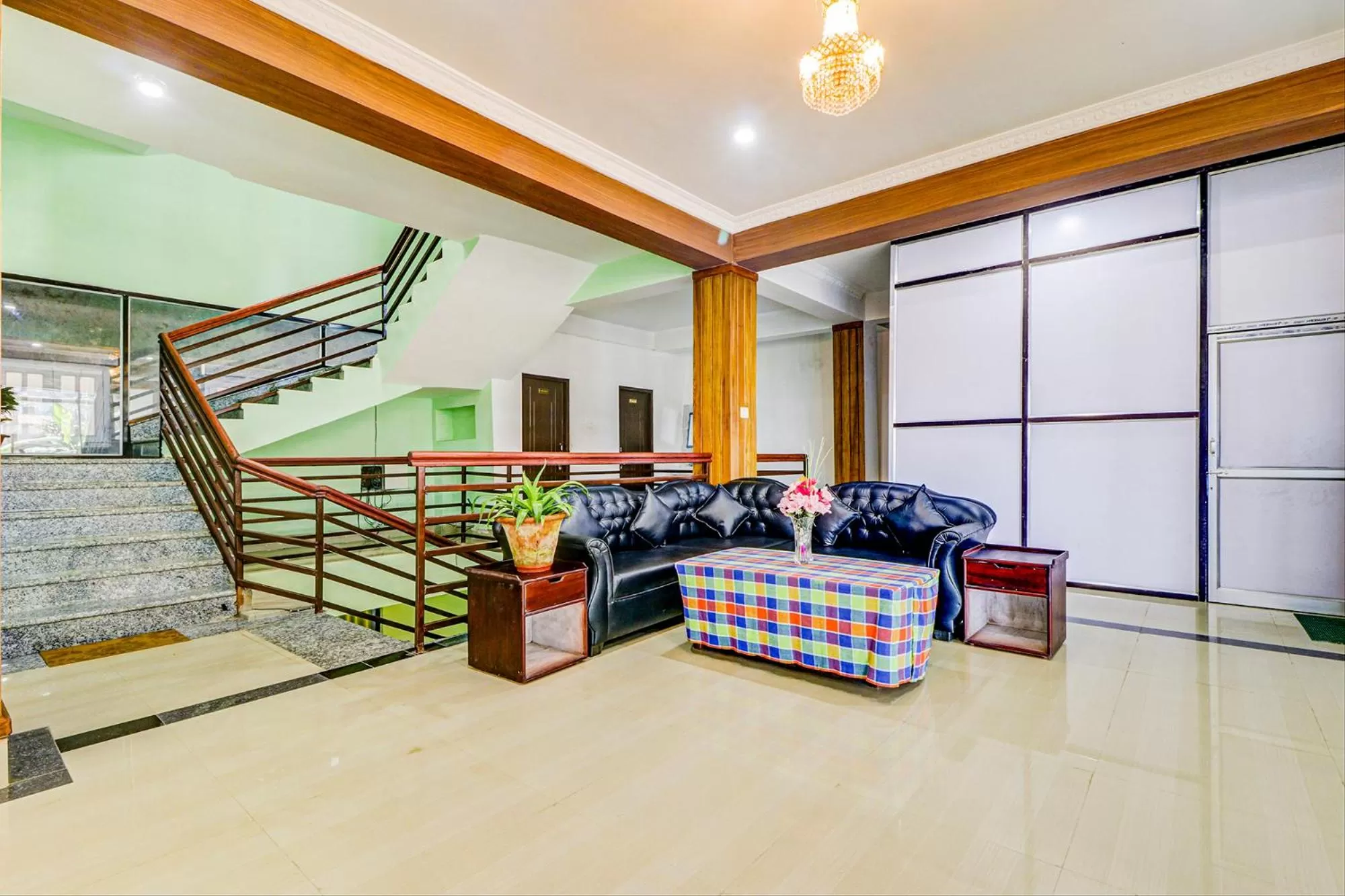 Seating area in FabHotel Greenery View Middle Lingding ICAR Road