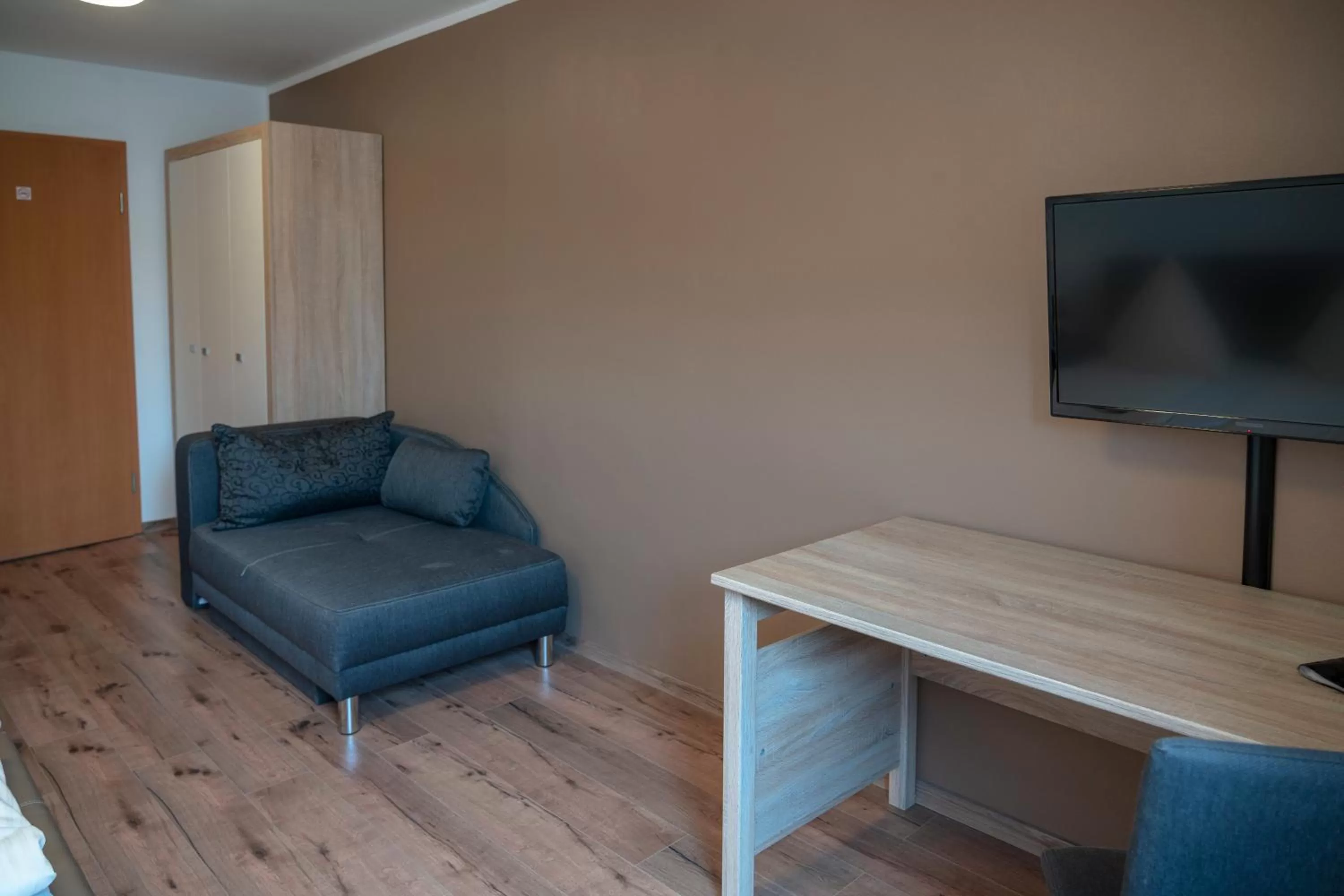 TV and multimedia, TV/Entertainment Center in Landgasthof Mörsbergei