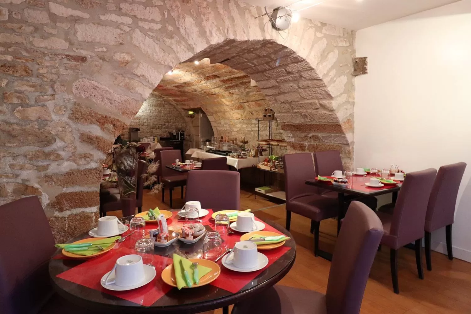 Buffet breakfast in Le Pavillon Saint-Martin