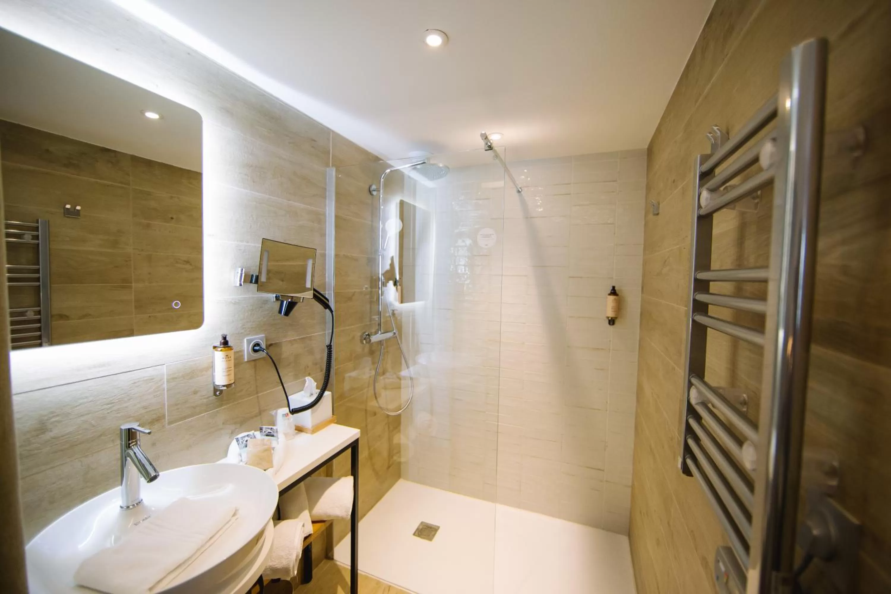 Bathroom in Mercure Avignon TGV Hotel & Spa