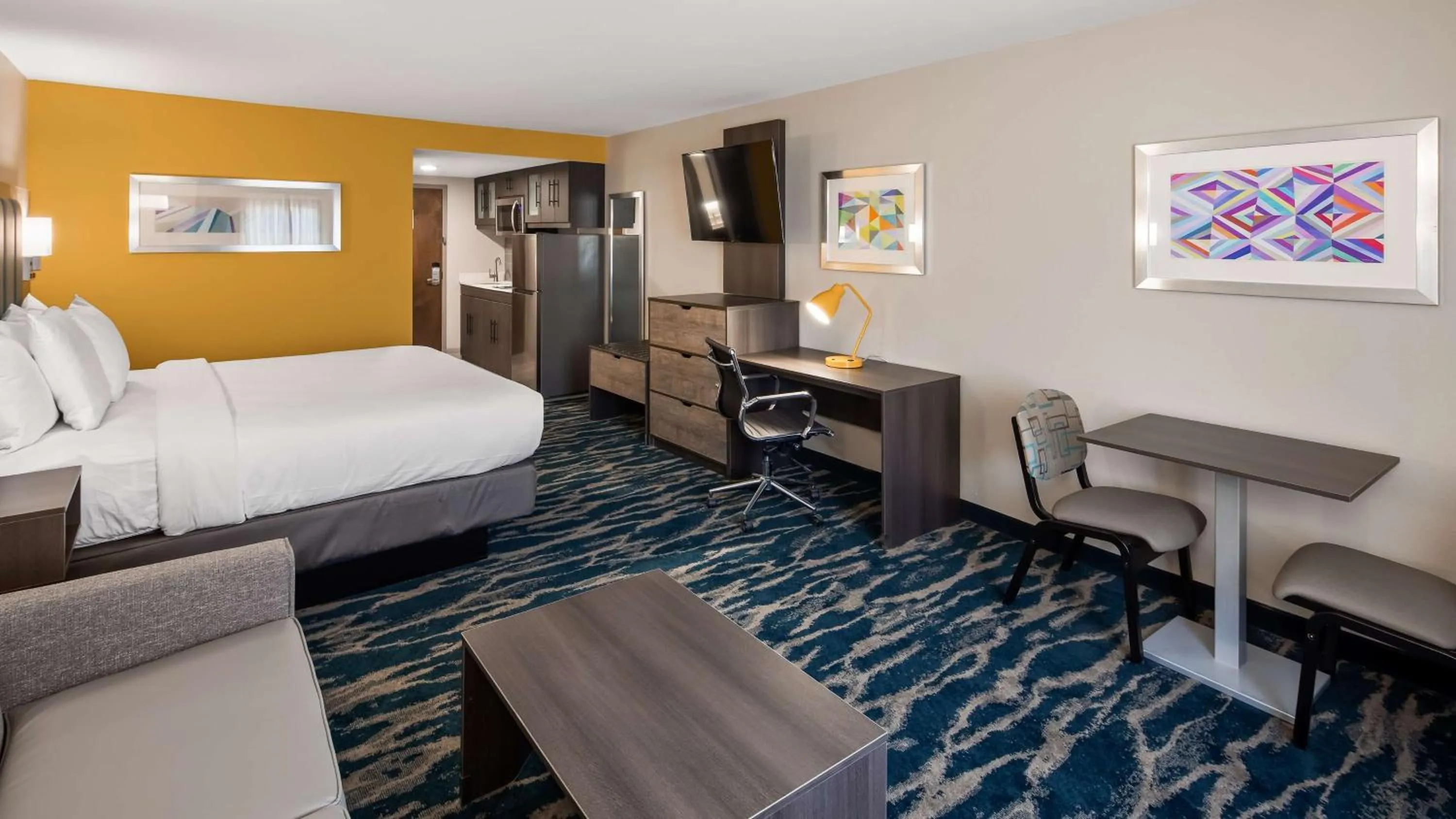 Photo of the whole room, Bed in Best Western Plus Executive Residency Nashville