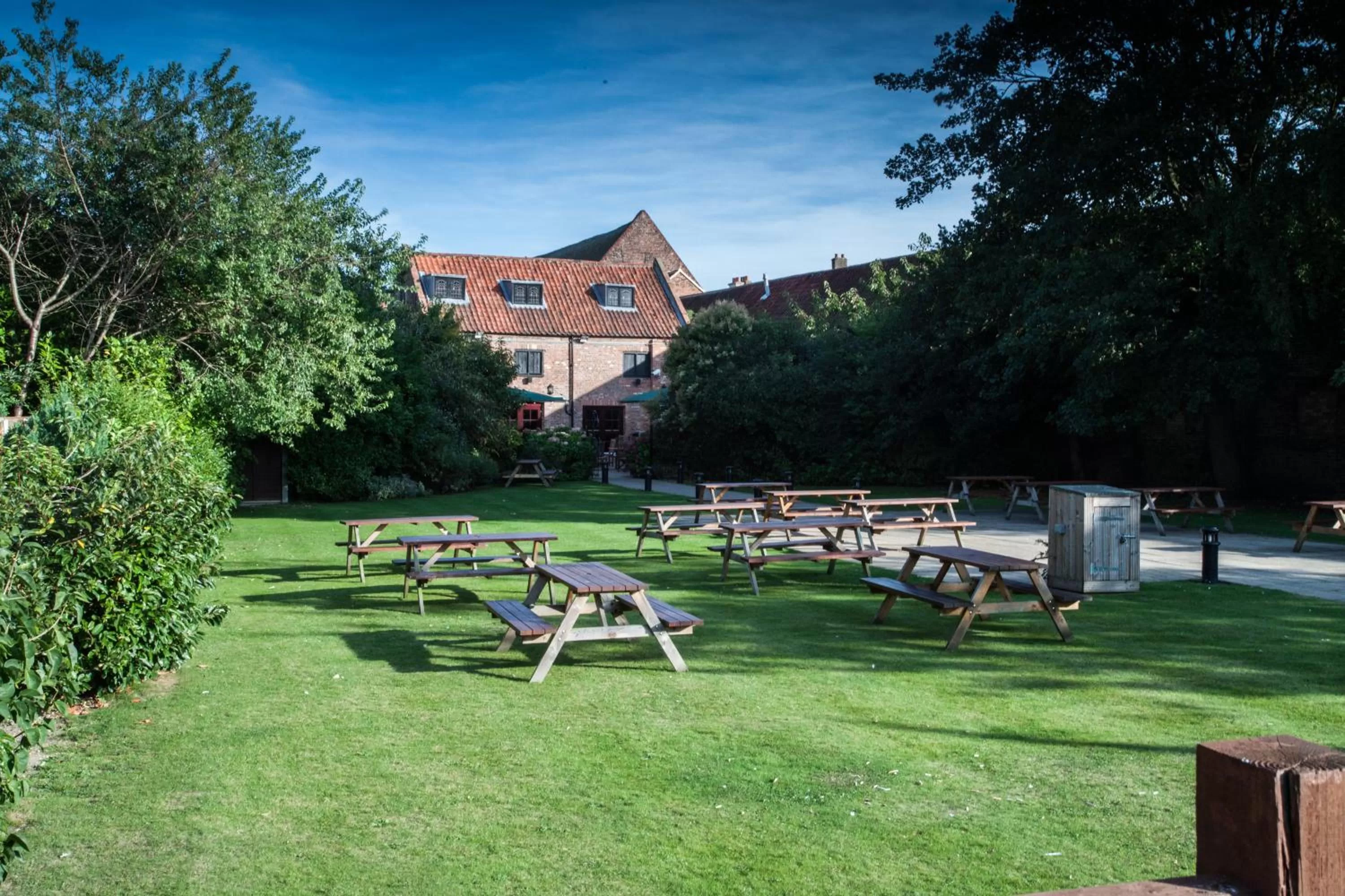 Garden in Globe Hotel Wetherspoon