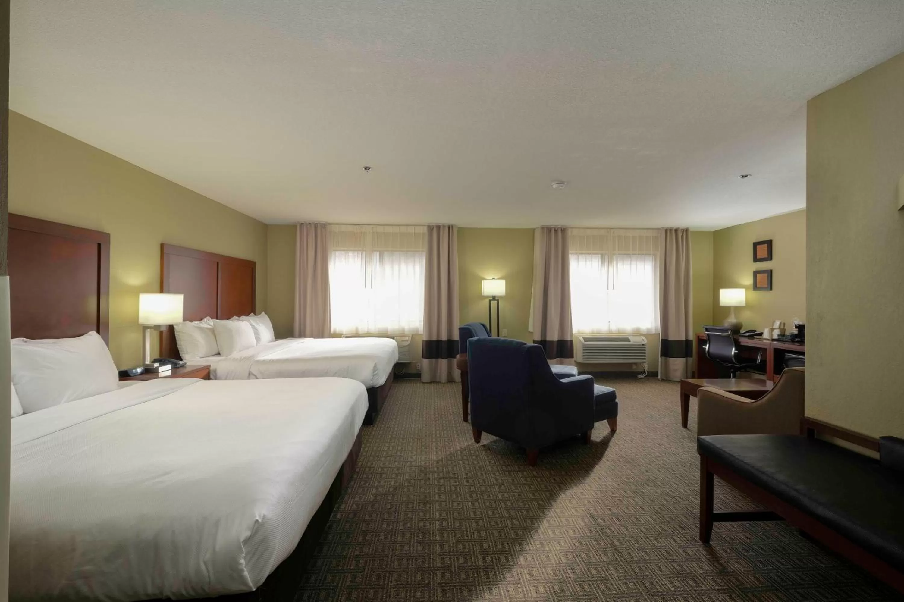 Bed in Comfort Inn Near Gila National Forest