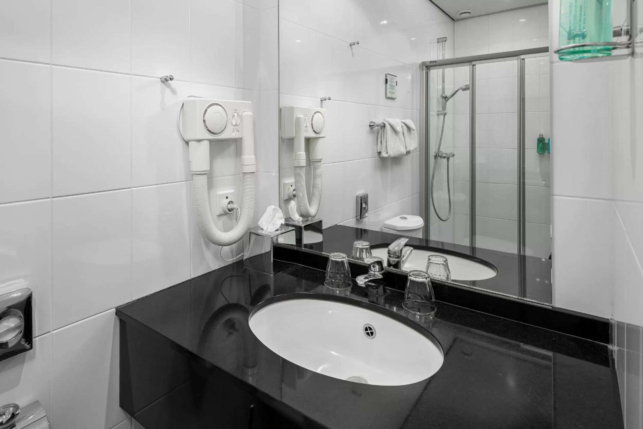 Bathroom in Strandhotel Domburg