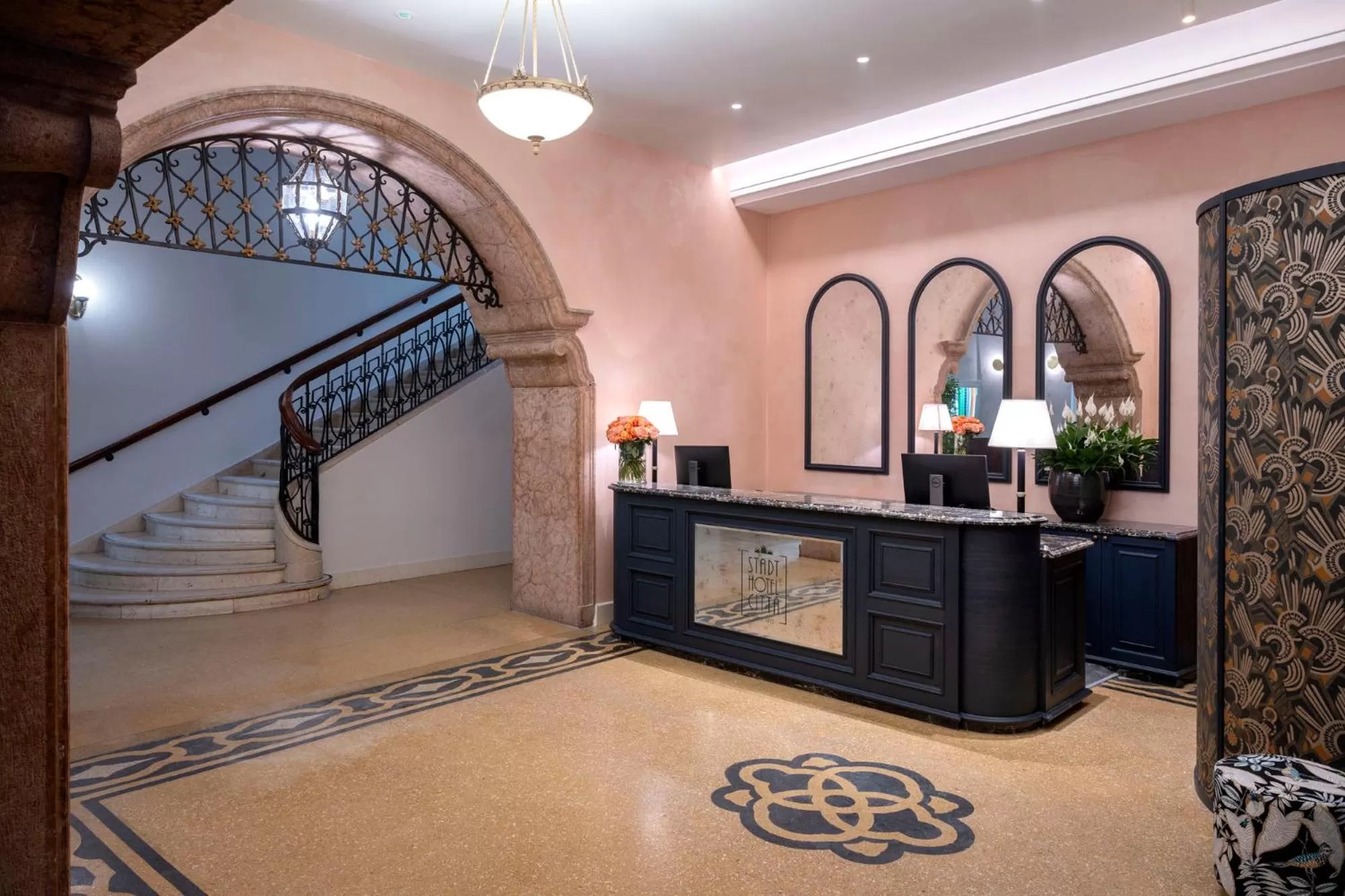 Lobby or reception in Stadt Hotel Città