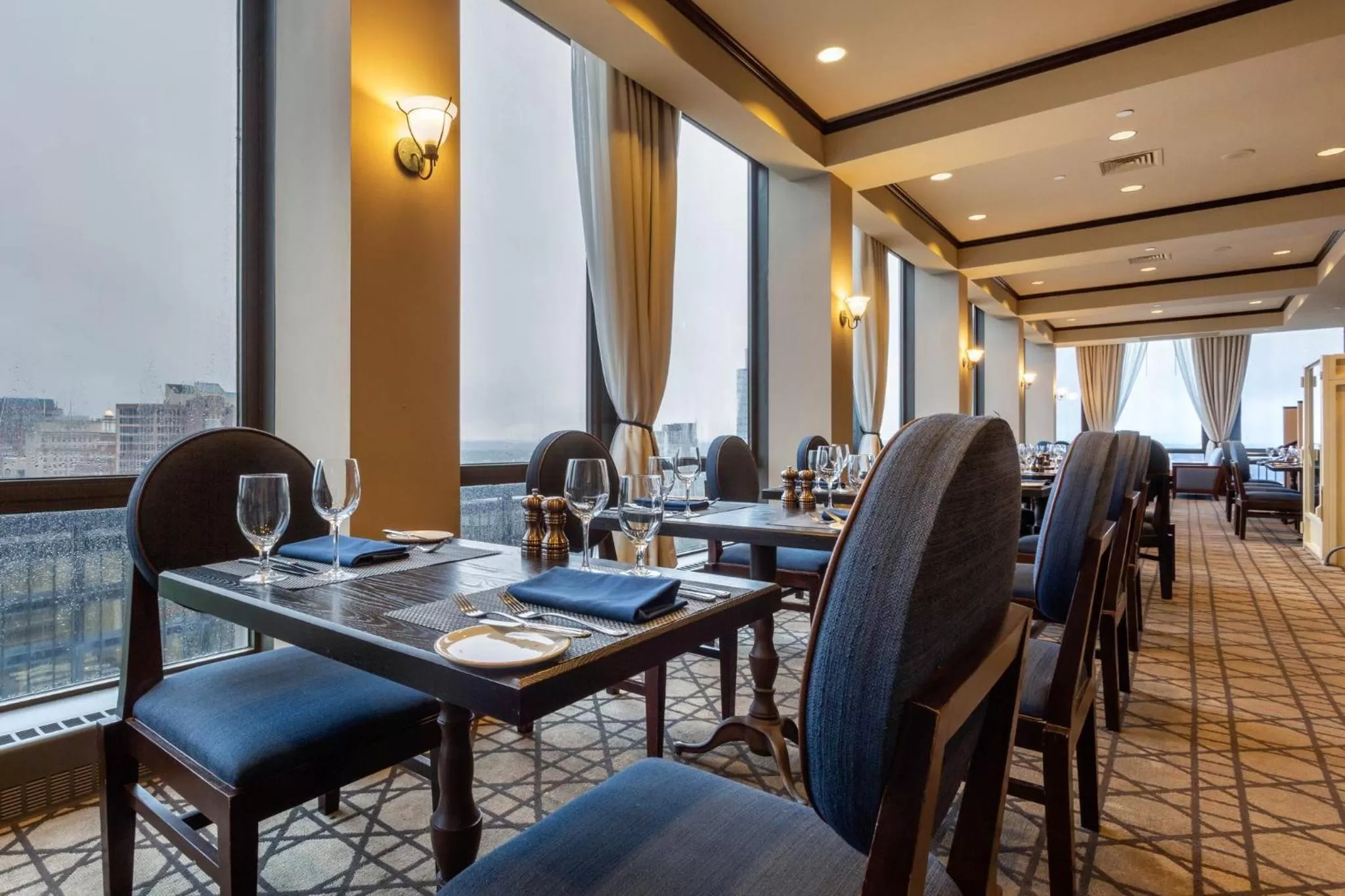 Restaurant/places to eat in Omni New Haven Hotel at Yale