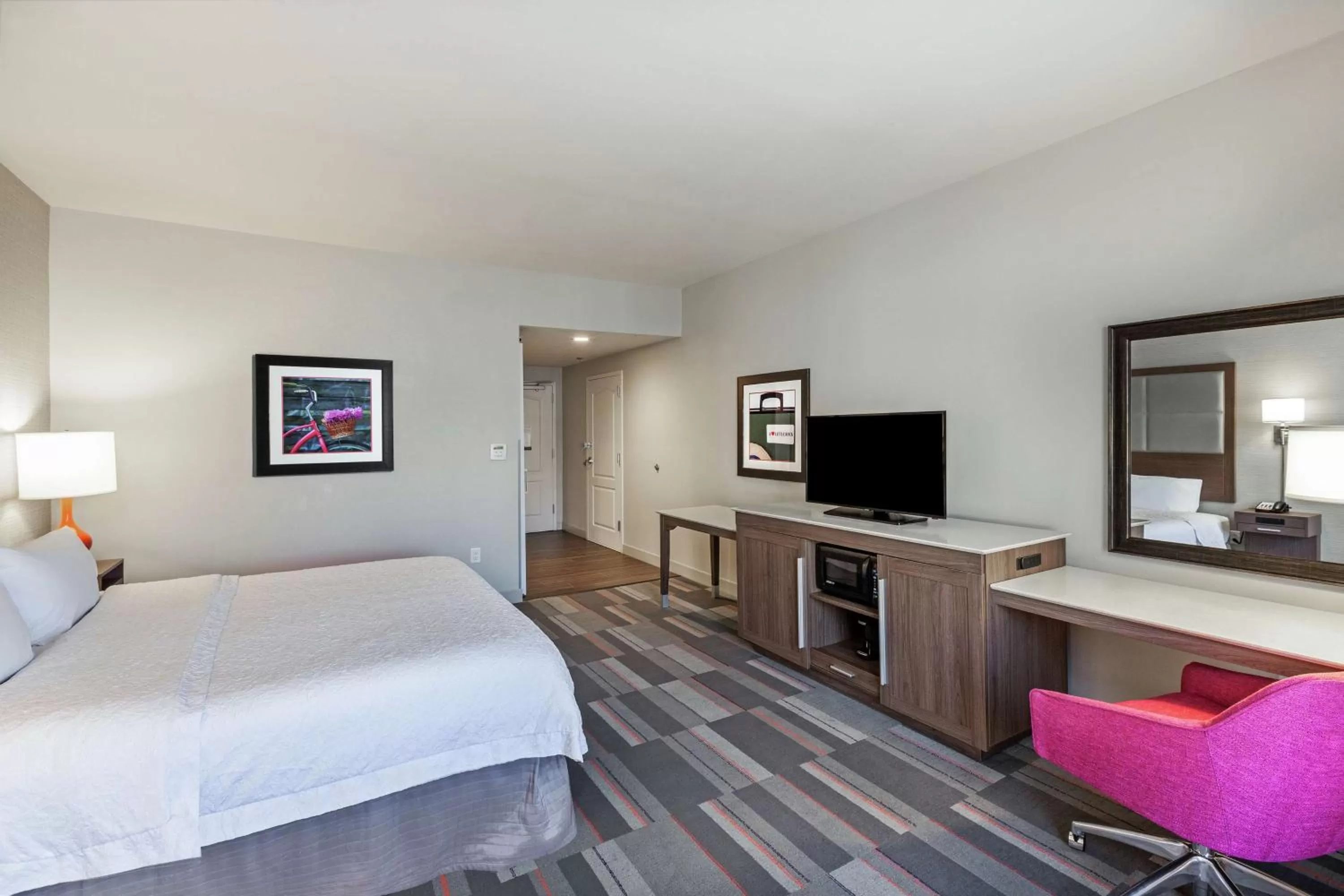 Bedroom, Bed in Hampton Inn North Little Rock McCain Mall, AR