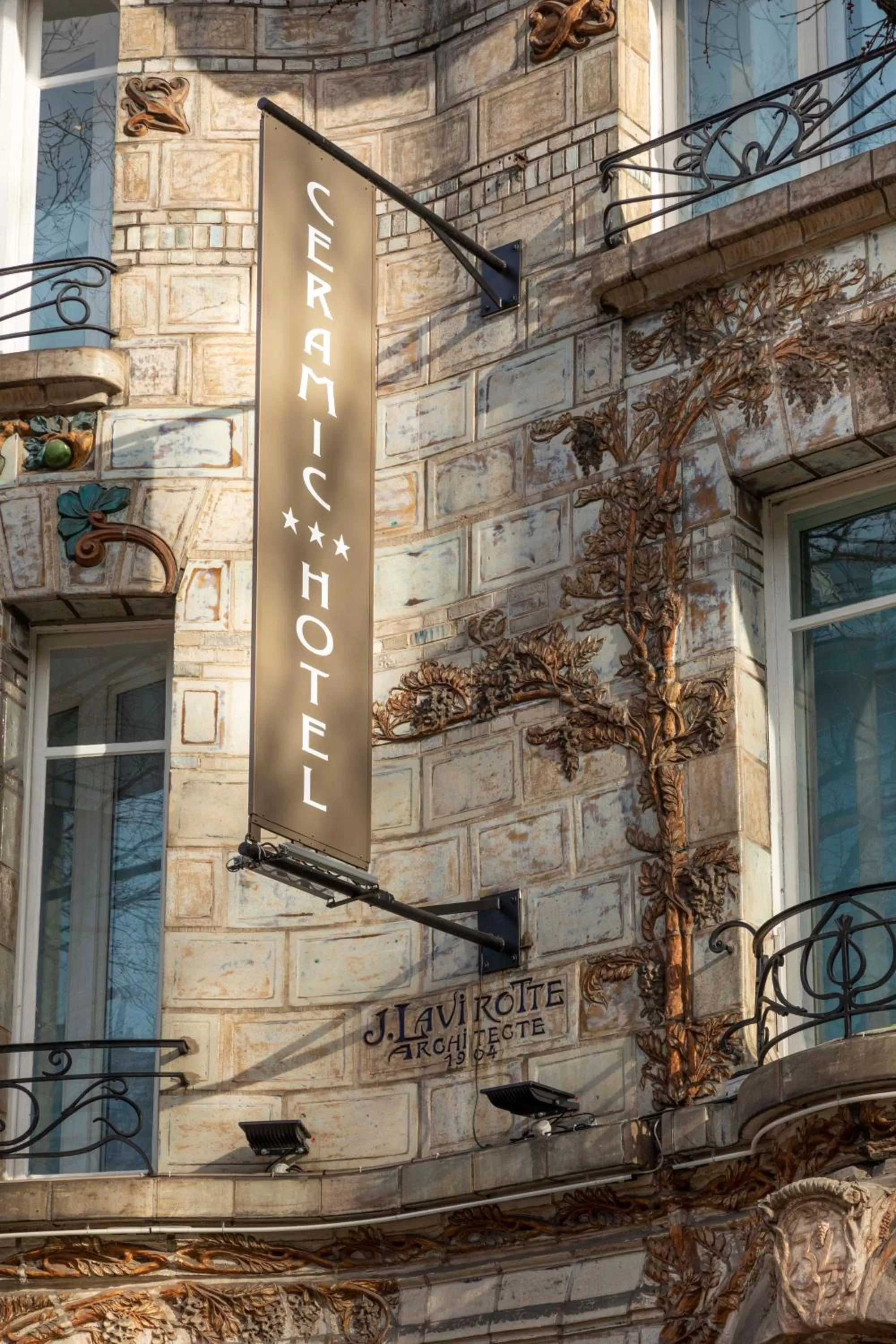 Property building in Elysées Ceramic