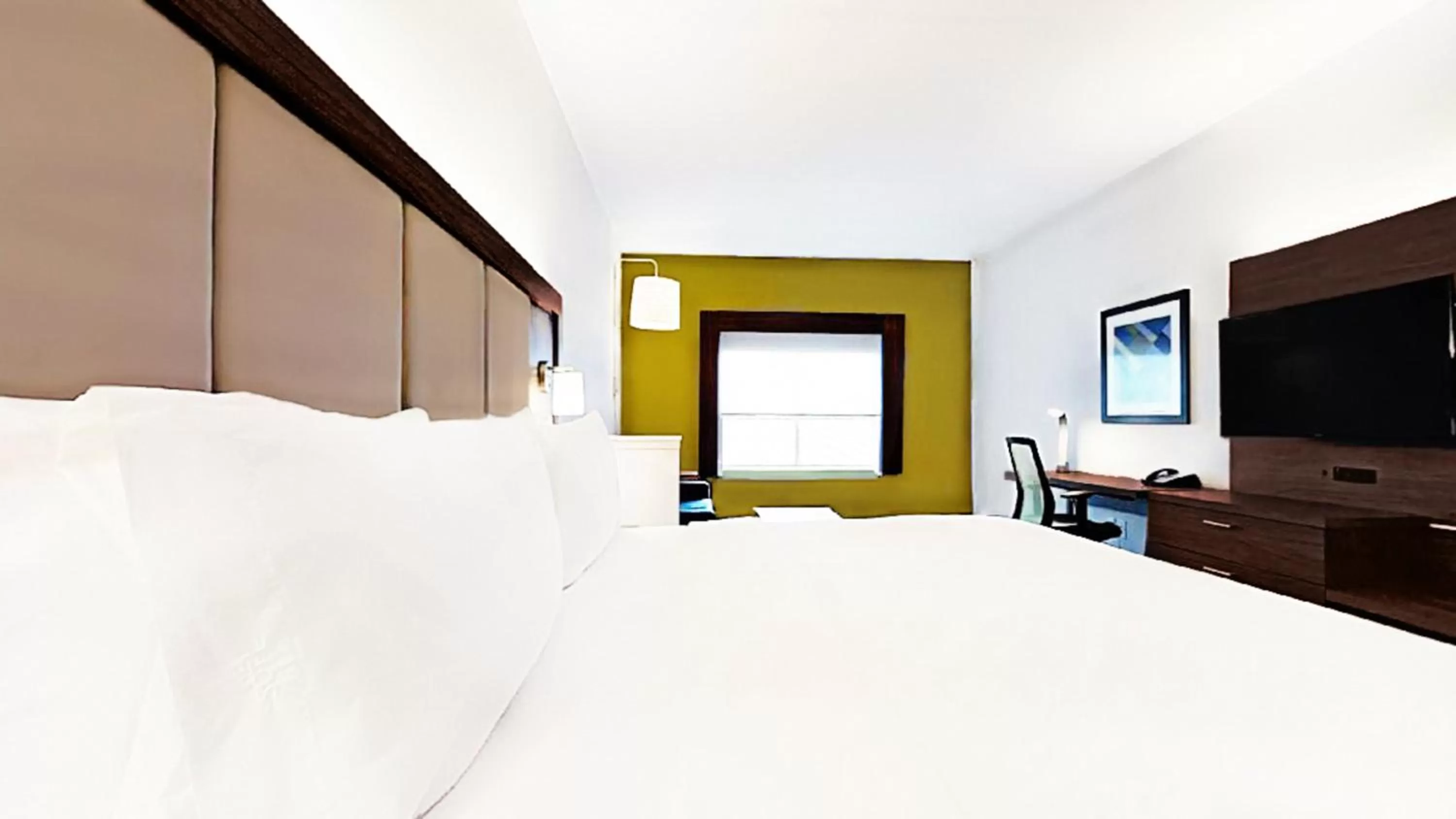 Photo of the whole room, Bed in Holiday Inn Express & Suites - Chalmette - New Orleans S by IHG