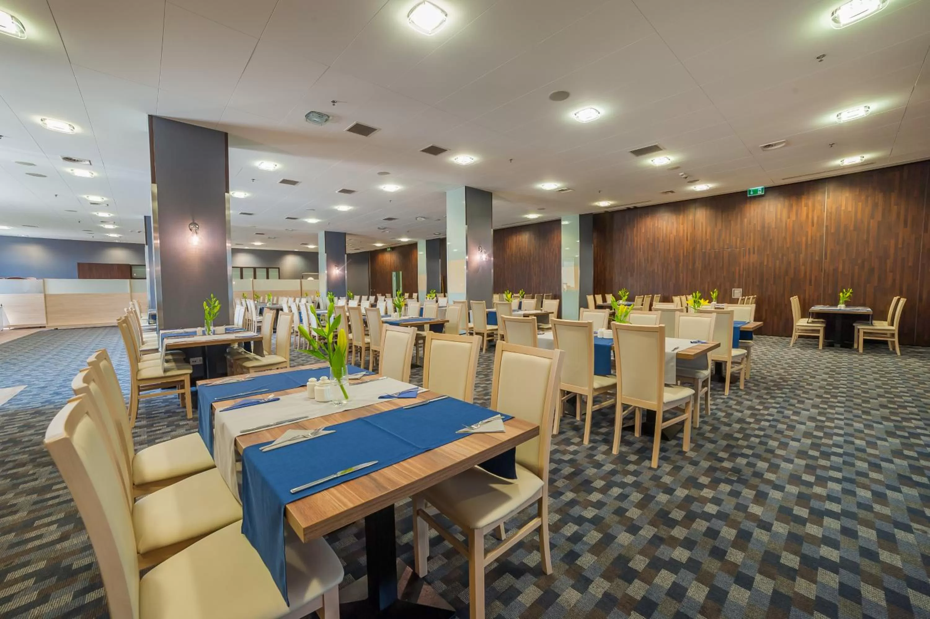 Restaurant/places to eat in Premier Kraków Hotel