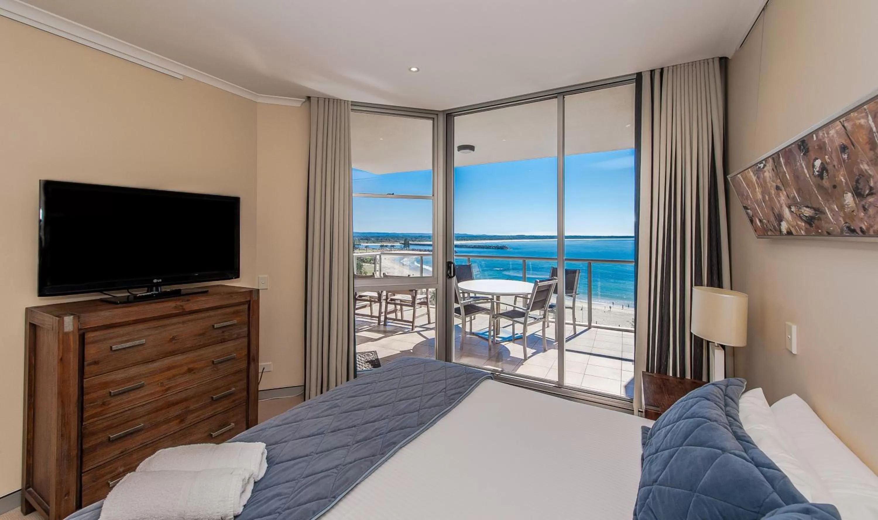 Bedroom, Bed in Sandcastle Apartments