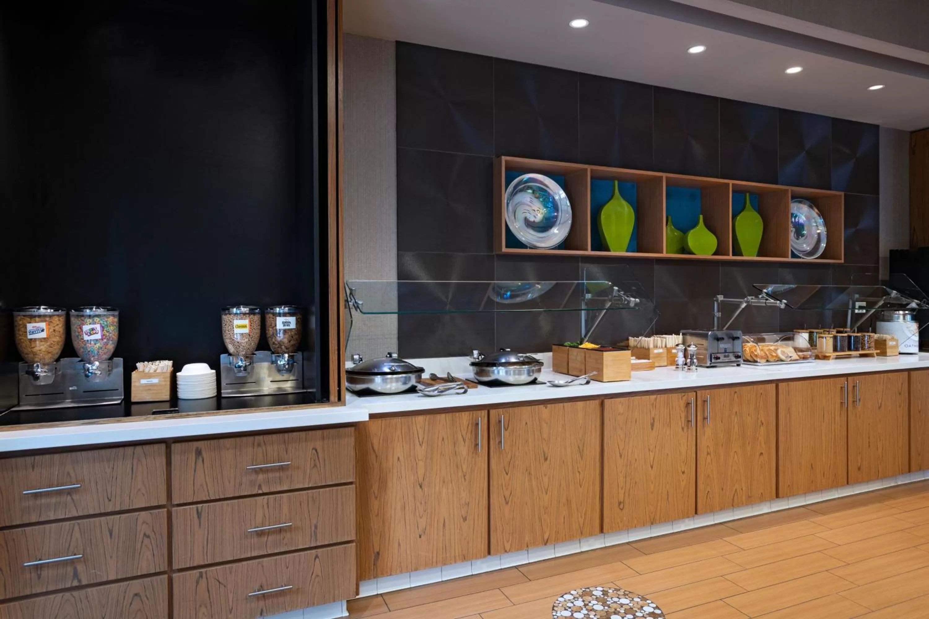 Breakfast in Springhill Suites by Marriott Anaheim Maingate