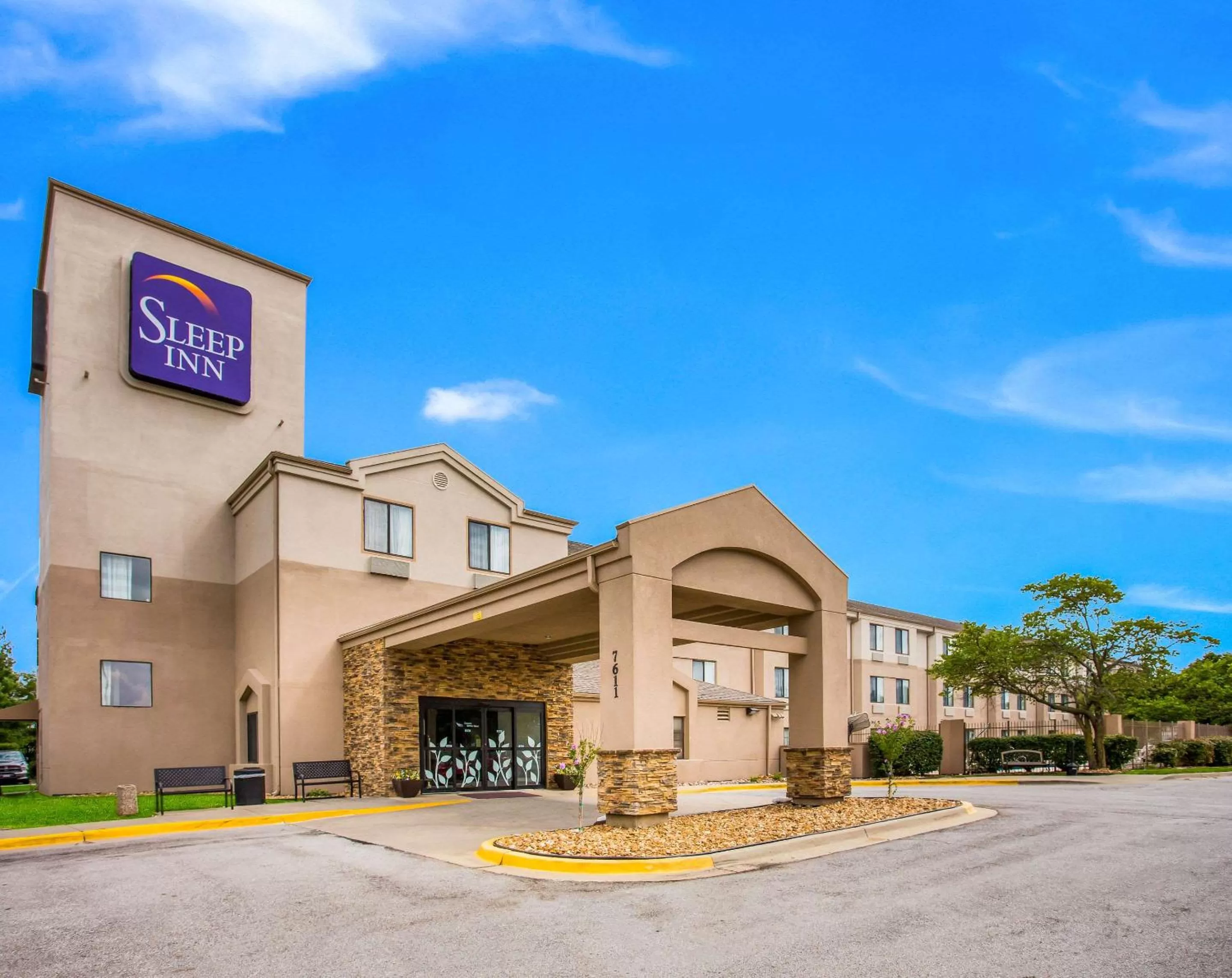 Property building in Sleep Inn Kansas City International Airport