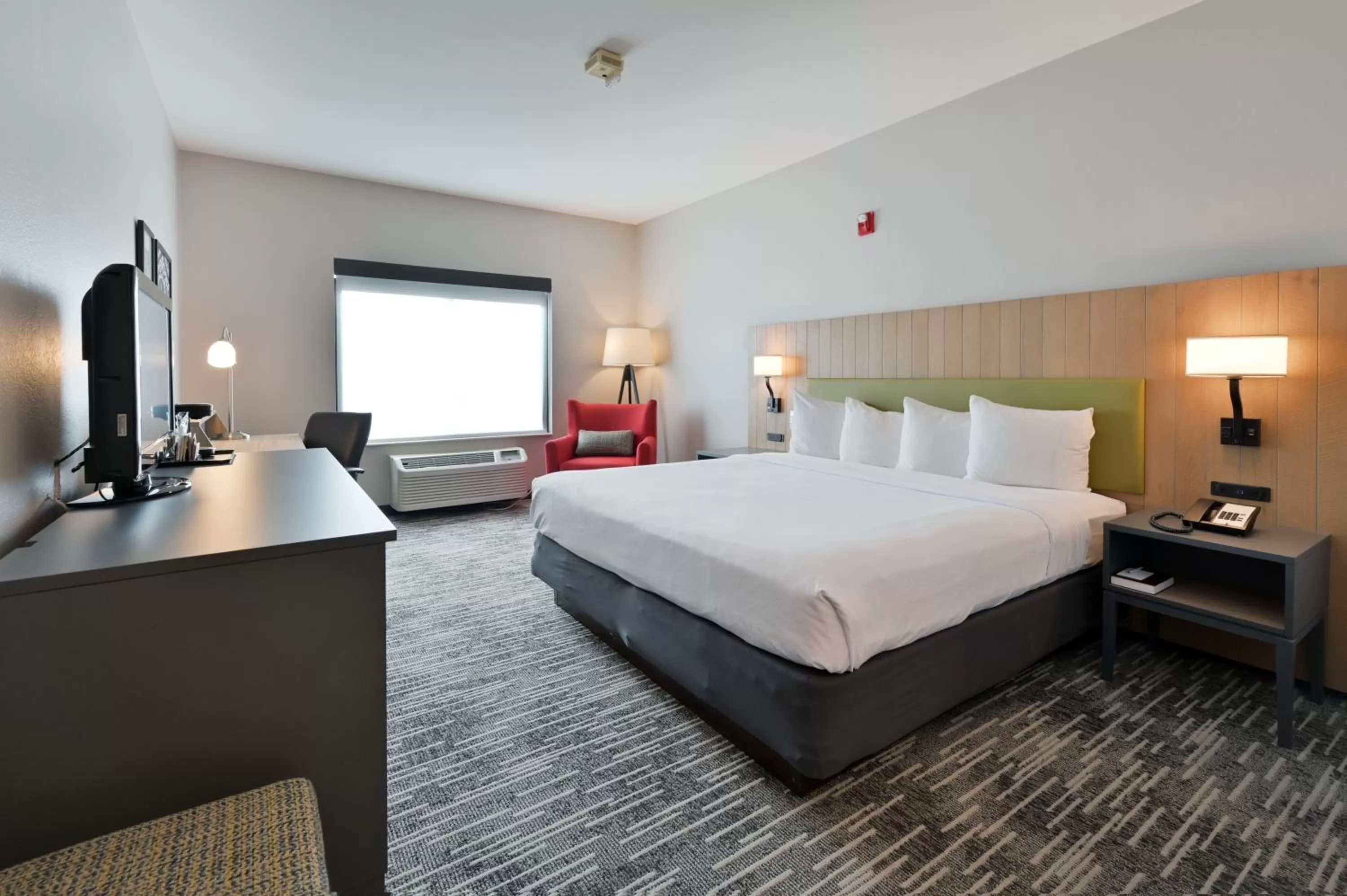 King Suite in Country Inn & Suites by Radisson, Bloomington-Normal Airport, IL