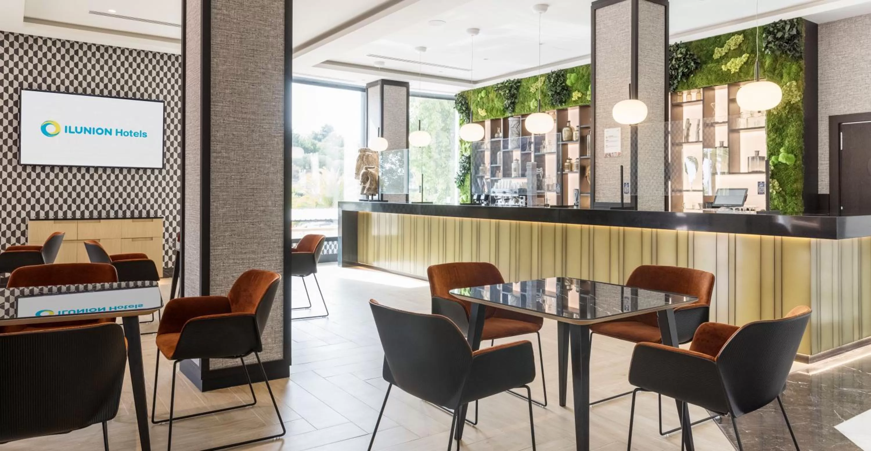 Lounge or bar in Ilunion Alcora Sevilla