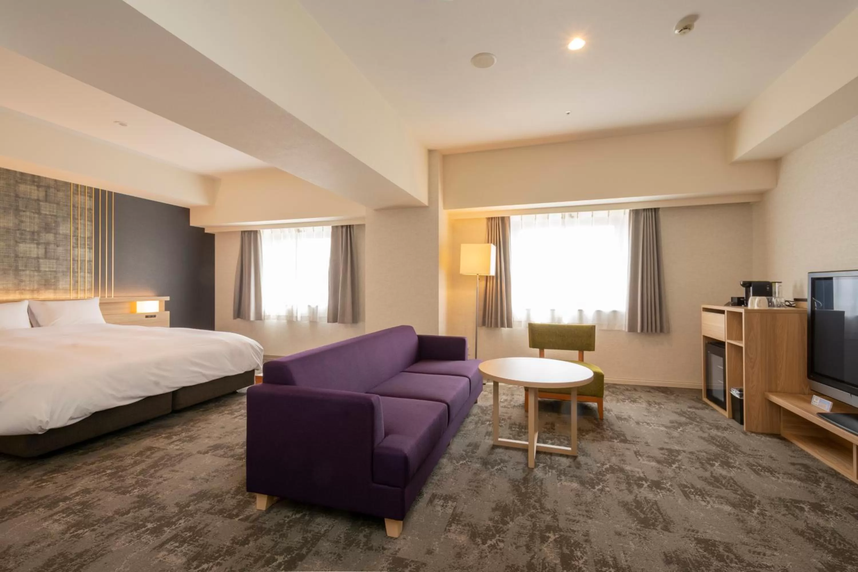 Living room, Bed in Hotel Kanazawa