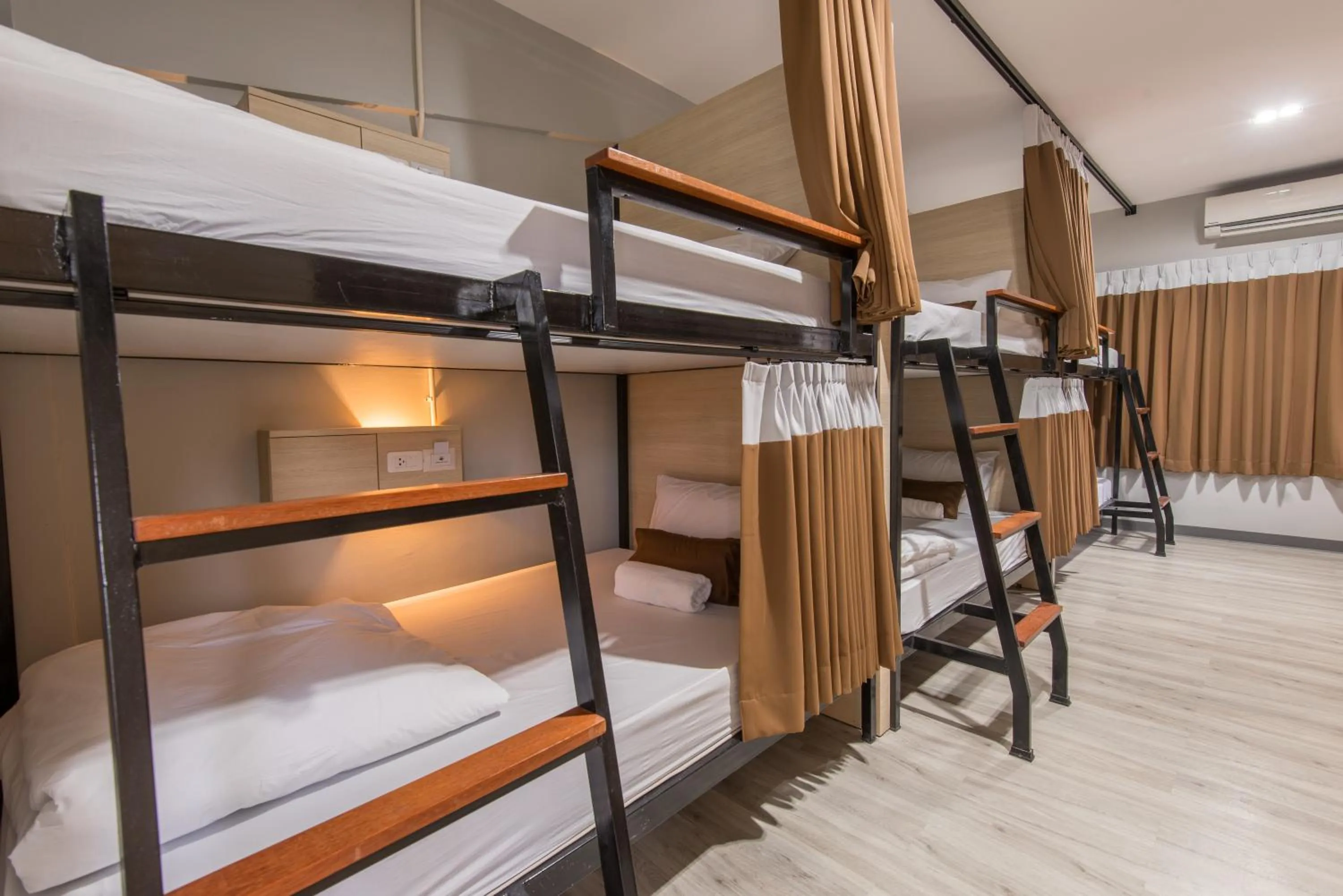 bunk bed, Bed in Siam Stadium Hostel