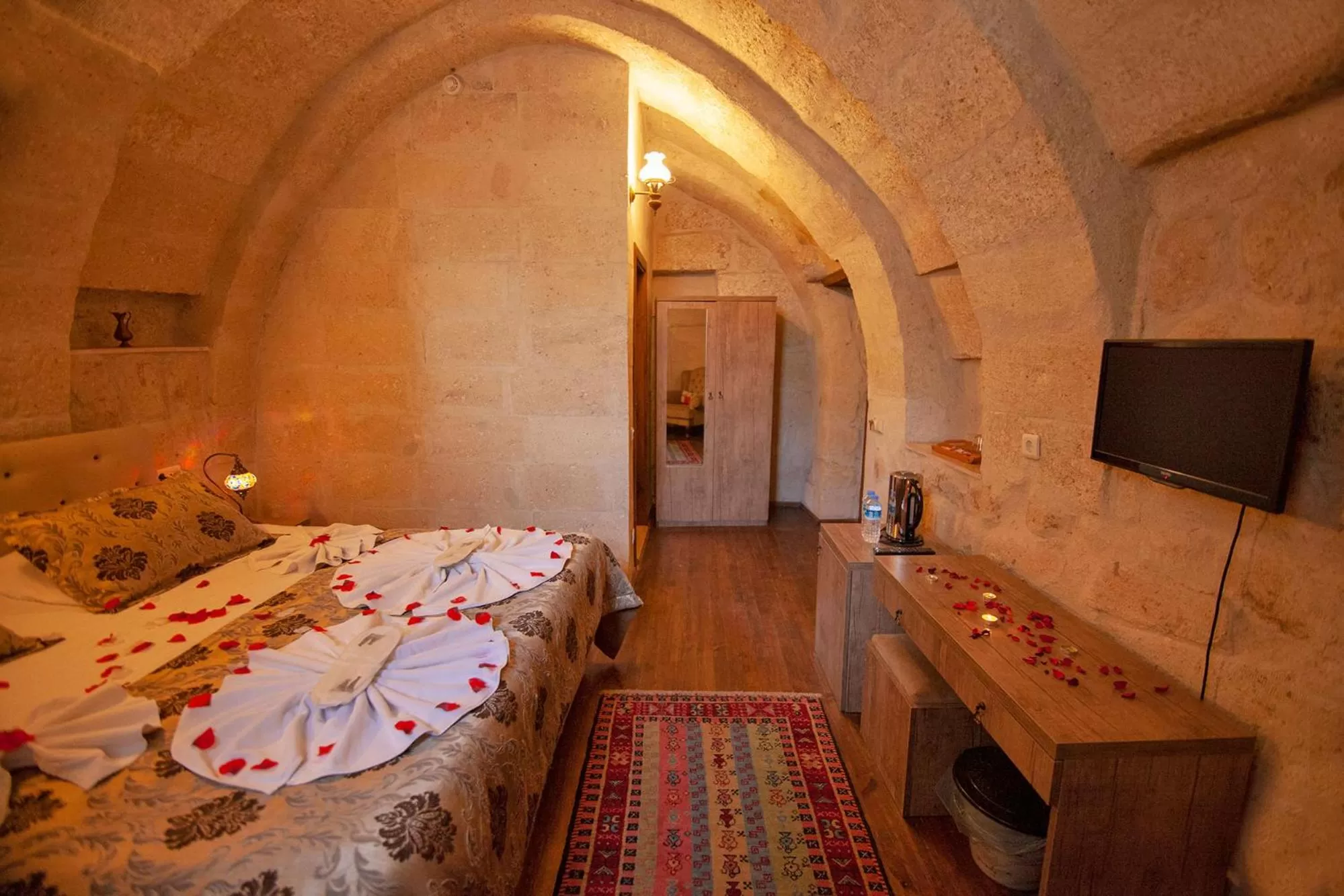 TV and multimedia, Bed in Diamond of Cappadocia