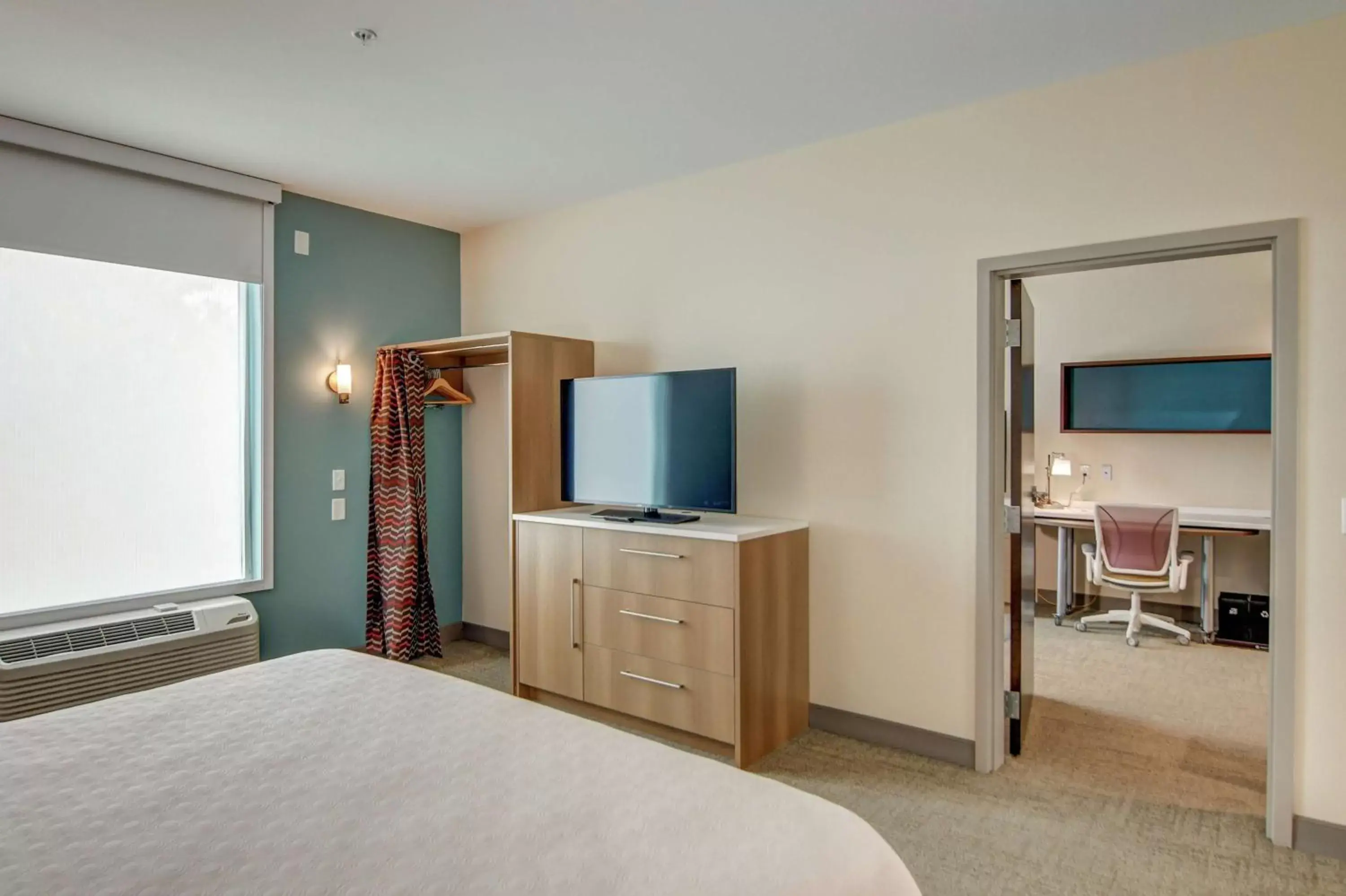 One-Bedroom King Suite - Non-Smoking in Home2 Suites By Hilton Foley One-Bedroom King Suite - Non-Smoking in Home2 Suites By Hilton Foley