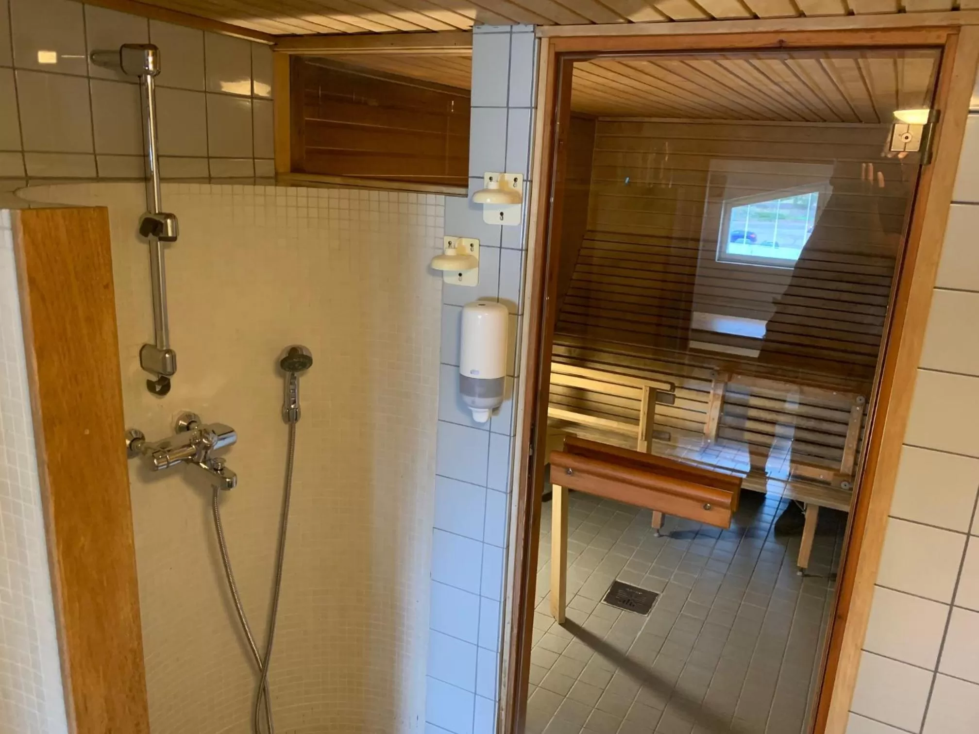 Sauna, Bathroom in Hotelli Uninen Kotka