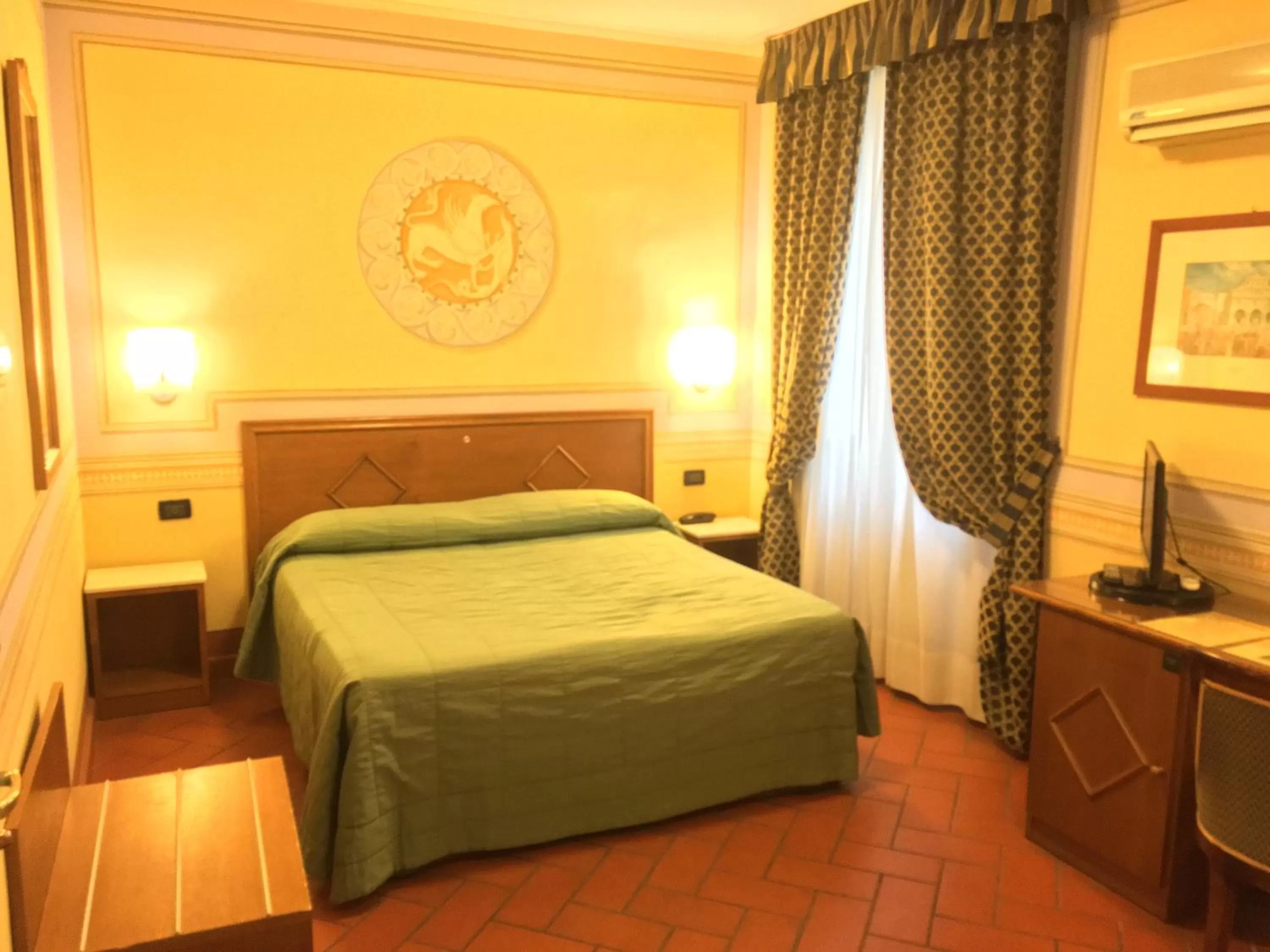 Photo of the whole room, Bed in Albergo San Martino & Depandance