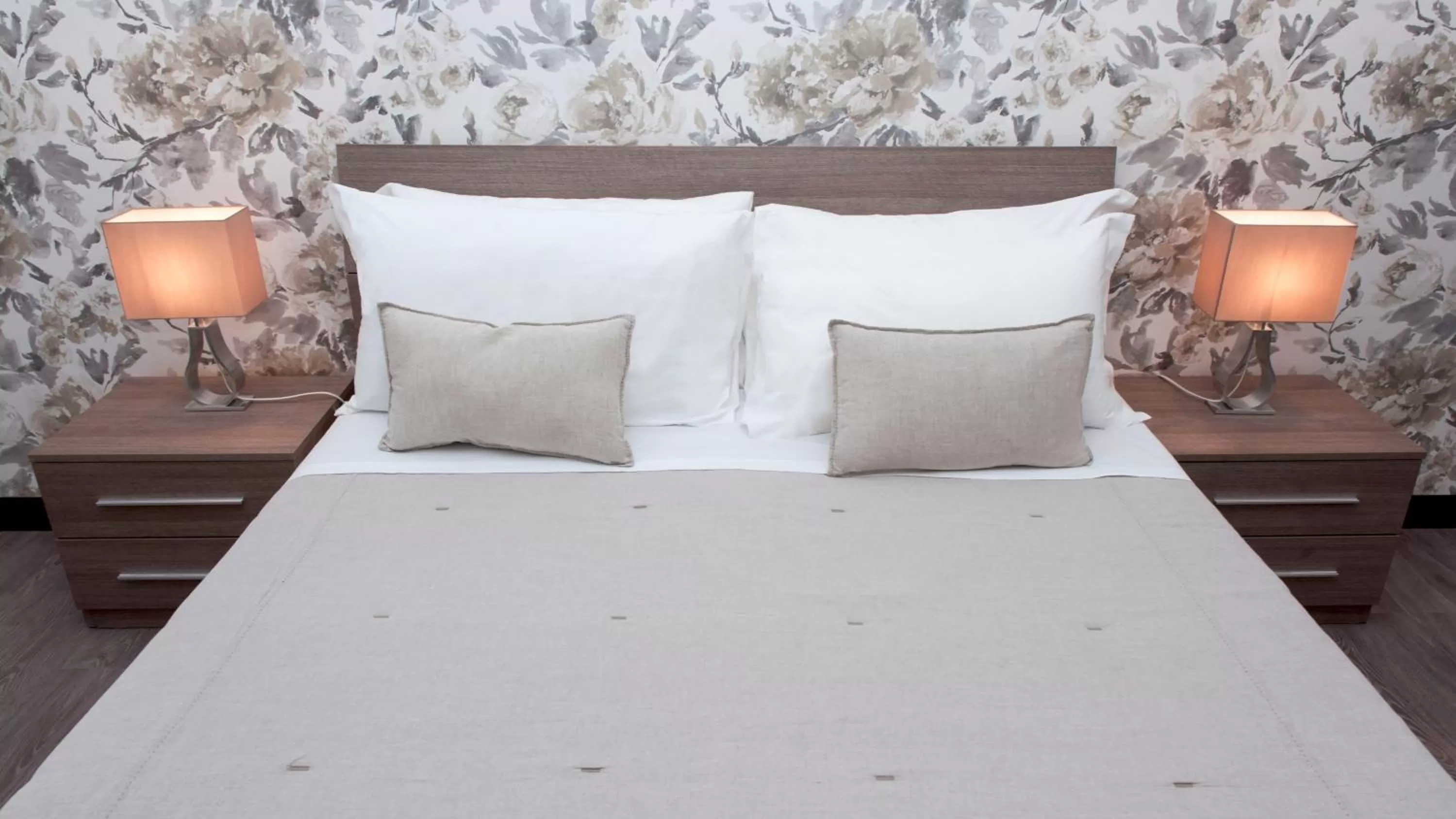 Bed in Nobilcasa Suites