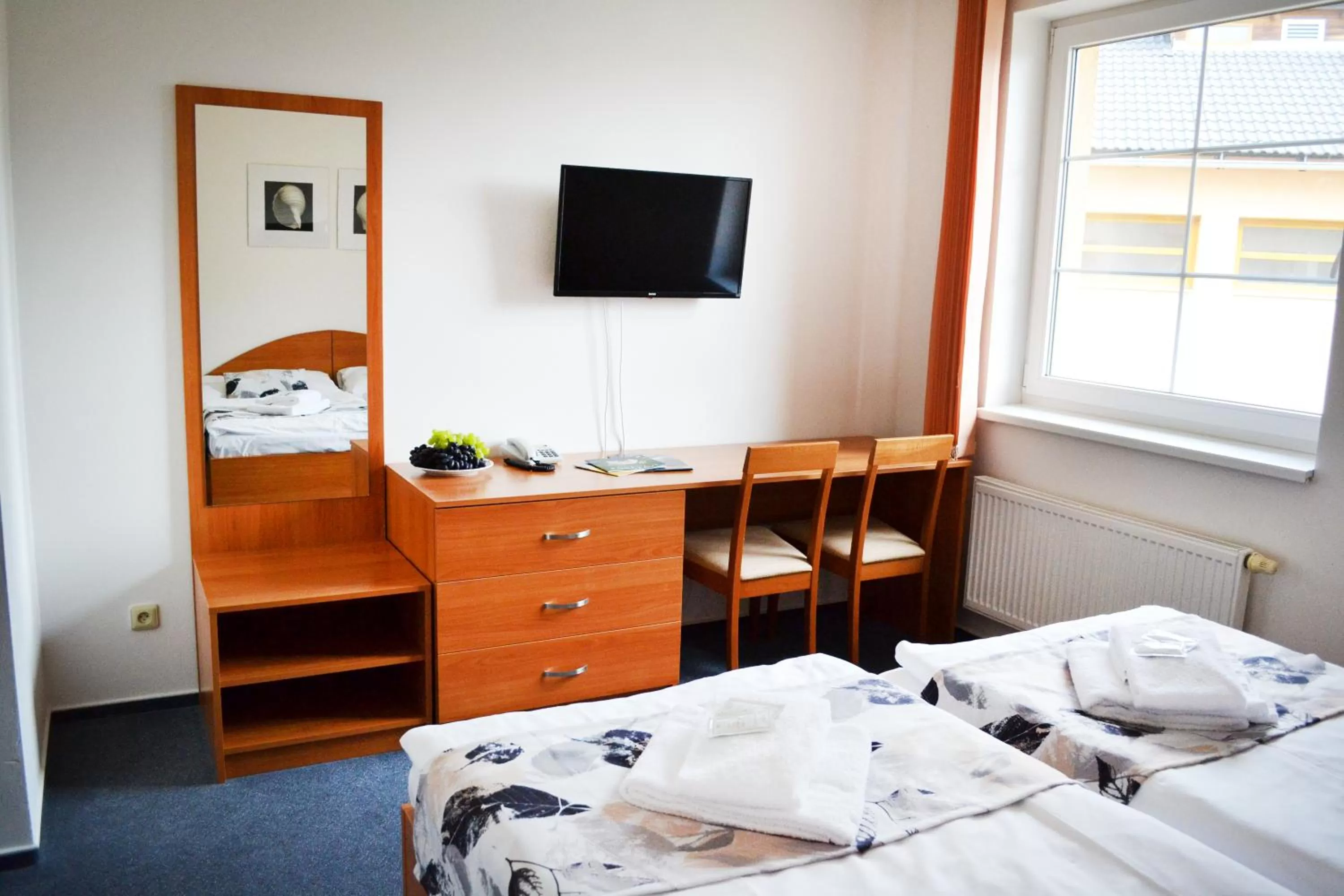 Bed, TV/Entertainment Center in Hotel S-centrum