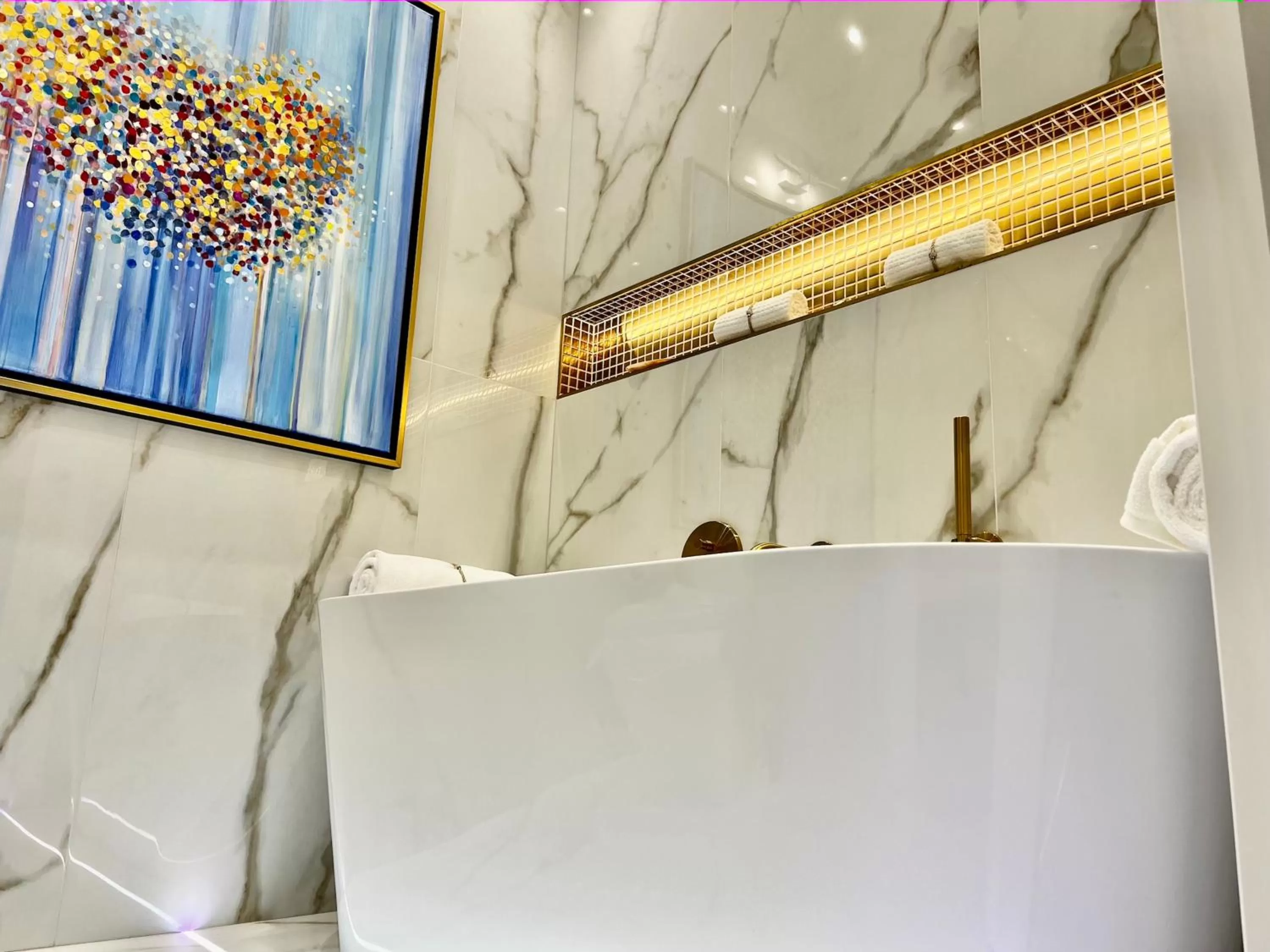 Bathroom in Luxury Apartments MONDRIAN Market Square III