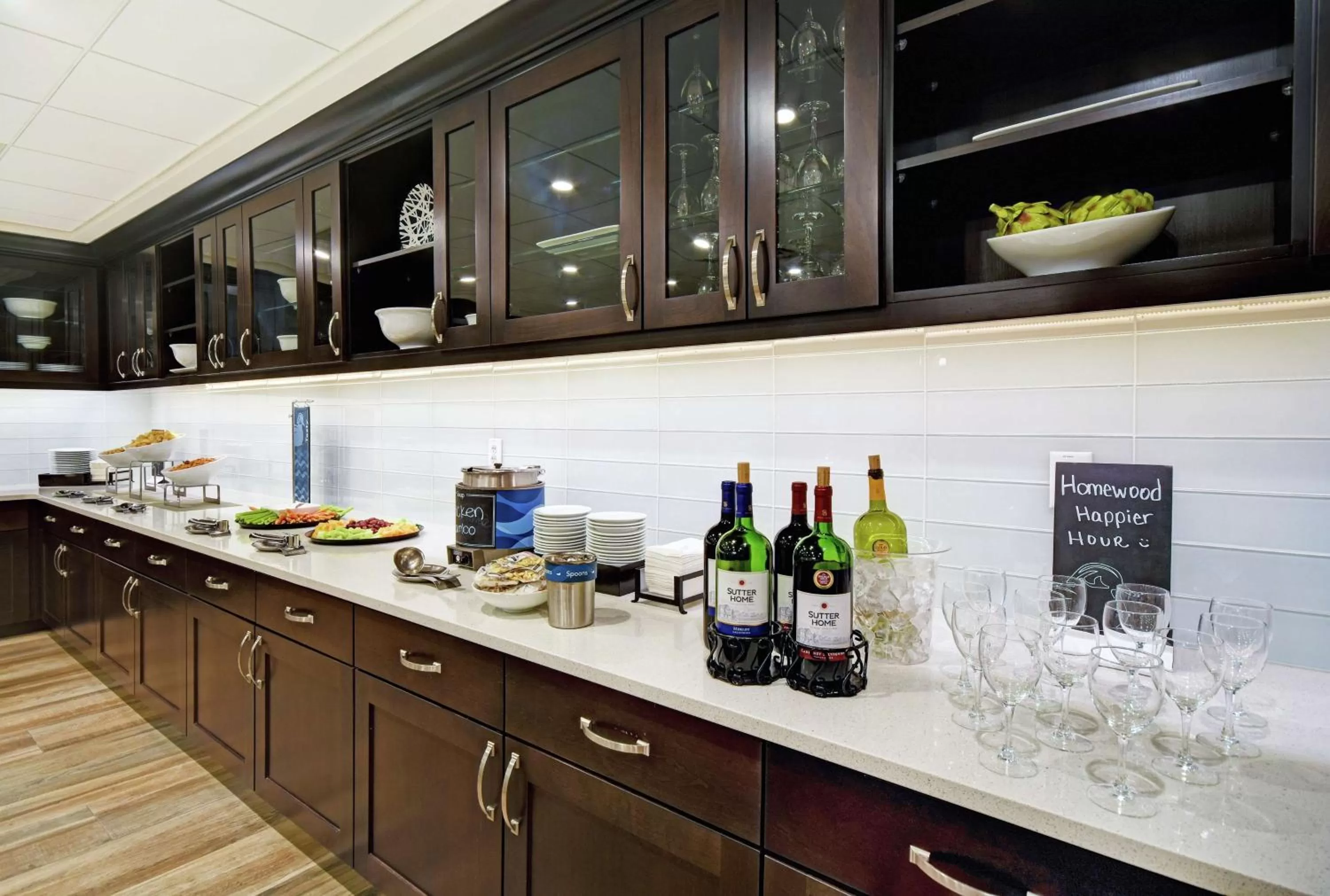 Dining area in Homewood Suites by Hilton Denver International Airport